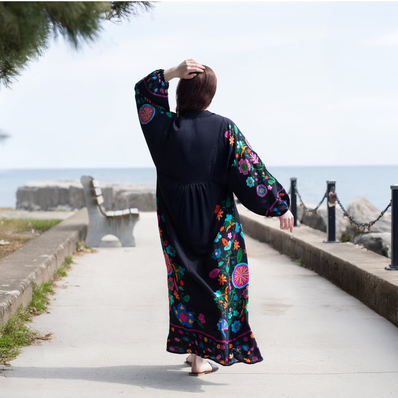 Blossoms in Black – زهور على السواد 💞 (2 colours)