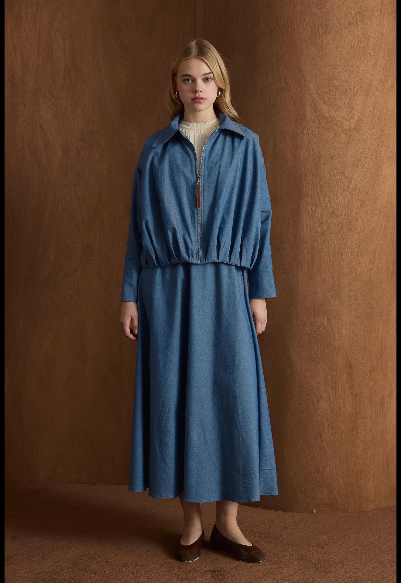 طقم جينز عصري مكوّن من ٣ قطع (تنّورة، جاكيت، وحزام) – Modern Denim Set (Skirt, Jacket & Belt) Padded