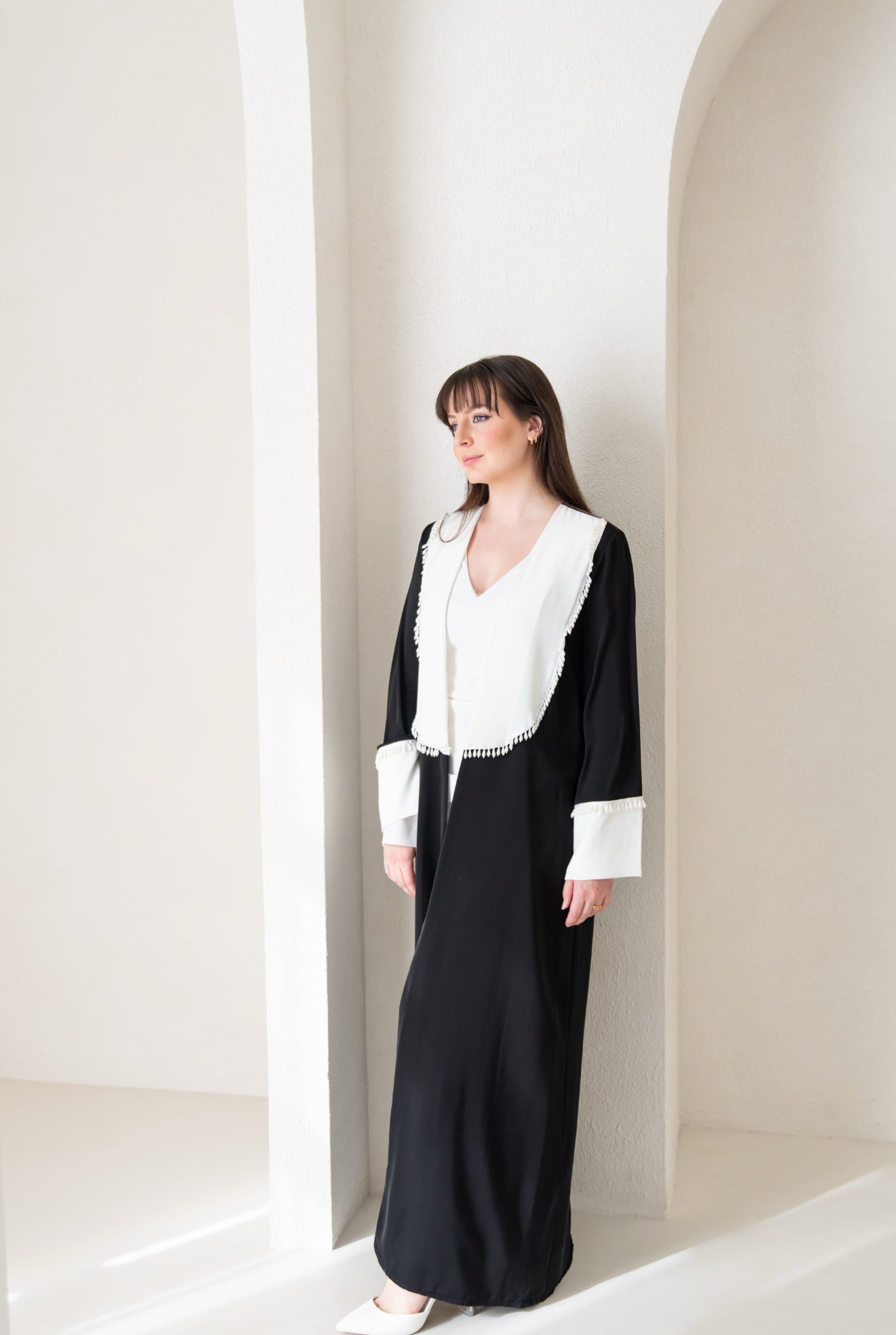 عباءة اللؤلؤ الأسود - The Black Pearl Abaya
