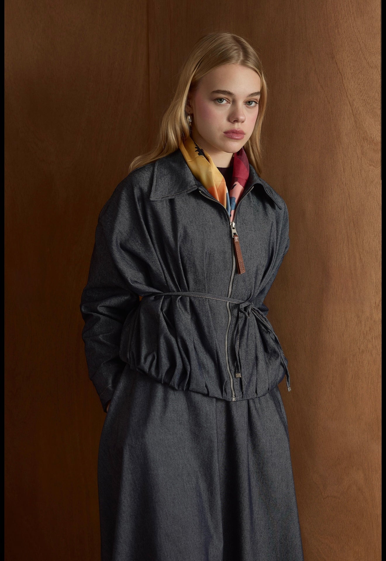 طقم جينز عصري مكوّن من ٣ قطع (تنّورة، جاكيت، وحزام) – Modern Denim Set (Skirt, Jacket & Belt) Padded