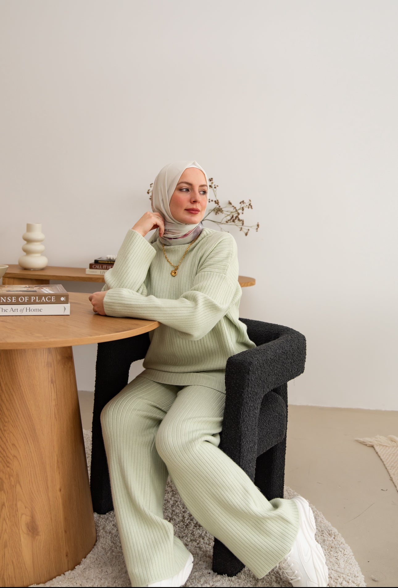 Refined Comfort Knitwear Set (Farah’s Collection) طقم كروشيه براحة وأناقة (مجموعة فرح)