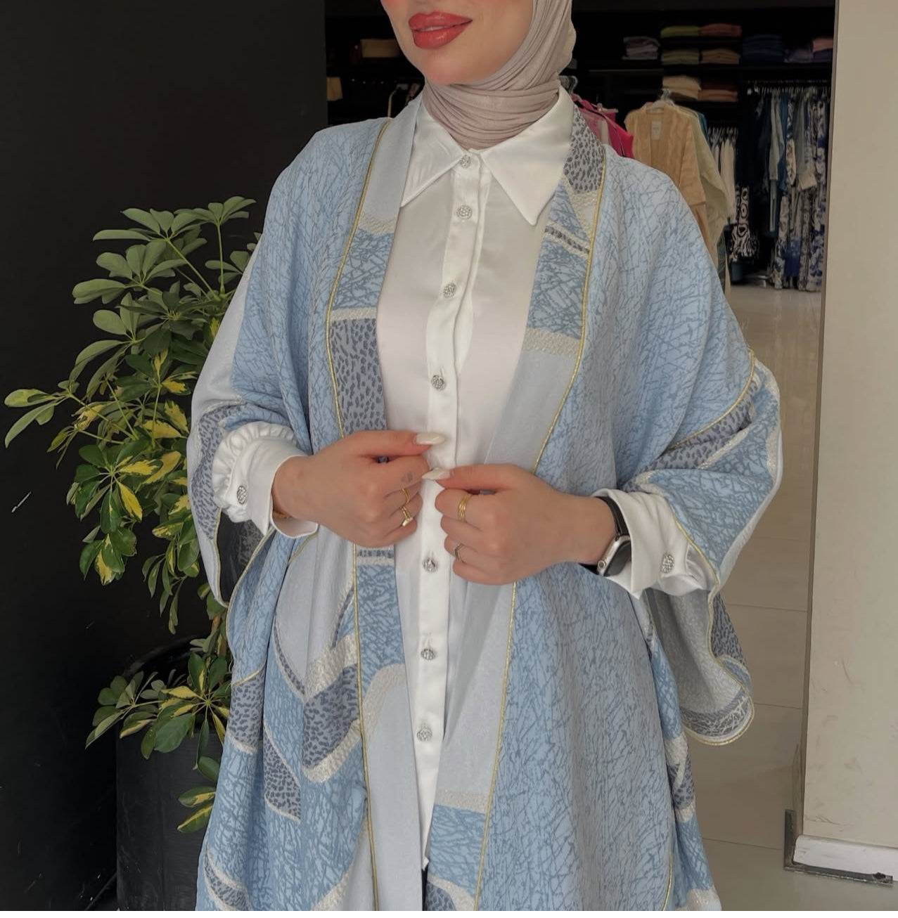 Pearl Breeze – بشت بكم قصير وانسيابية التفتا (2 colours)