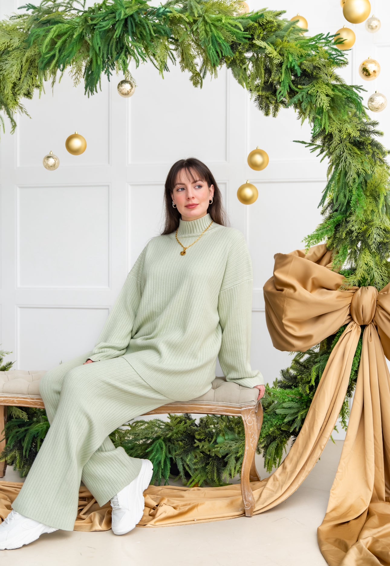 Refined Comfort Knitwear Set (Farah’s Collection) طقم كروشيه براحة وأناقة (مجموعة فرح)