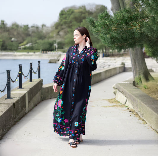 Blossoms in Black – زهور على السواد 💞 (2 colours)