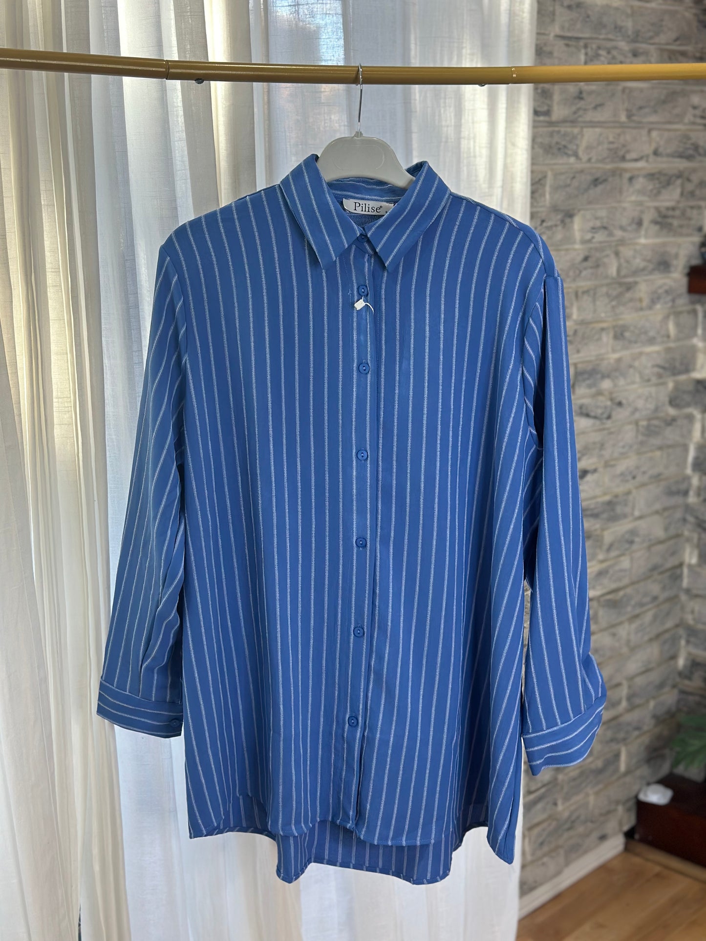 Breezy Summer Shirt – قميص صيفي خفيف بأقمشة الإيروبين