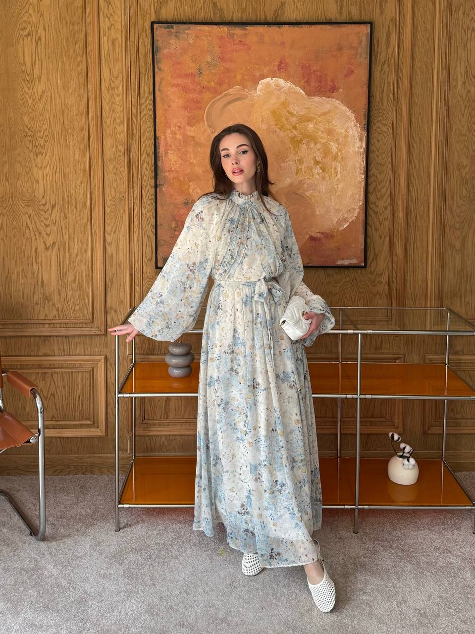 فستان بطبعة بأكمام واسعة وياقة مزمومة – Floral Printed Dress with Wide Sleeves & Gathered Neckline (padded-مبطن)