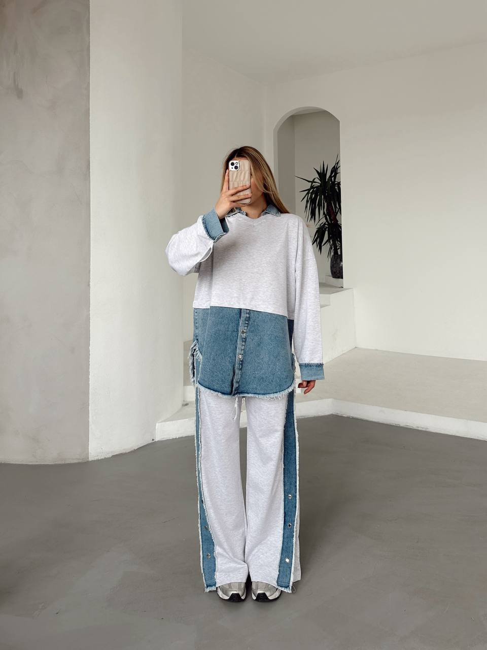 طقم كاجوال بدمج قطن ودنيم مع شريط جانبي وأزرار – Casual Cotton-Denim Set with Side Panel & Button Details (2 Colours)