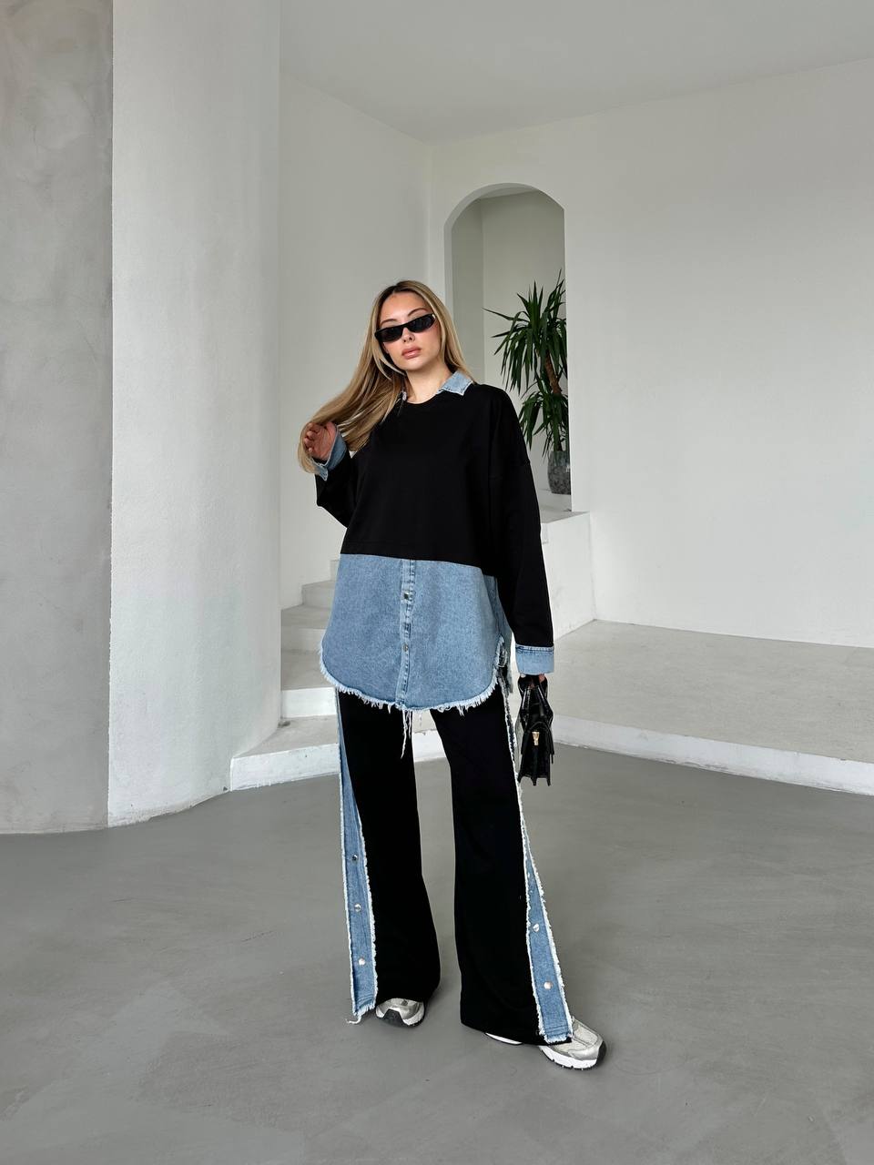 طقم كاجوال بدمج قطن ودنيم مع شريط جانبي وأزرار – Casual Cotton-Denim Set with Side Panel & Button Details (2 Colours)