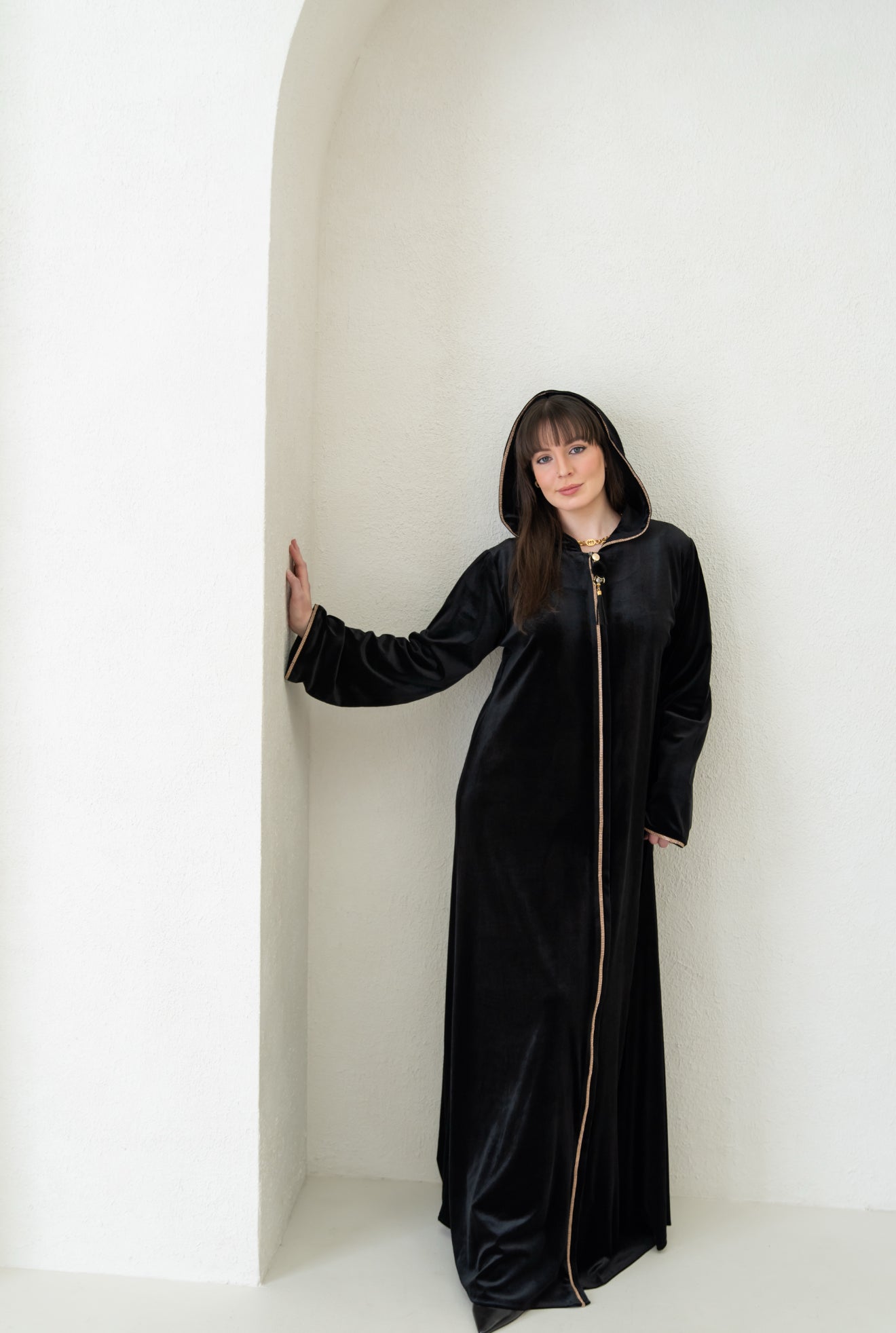 عباءة المخمل الملكي | The Royal Velvet Abaya