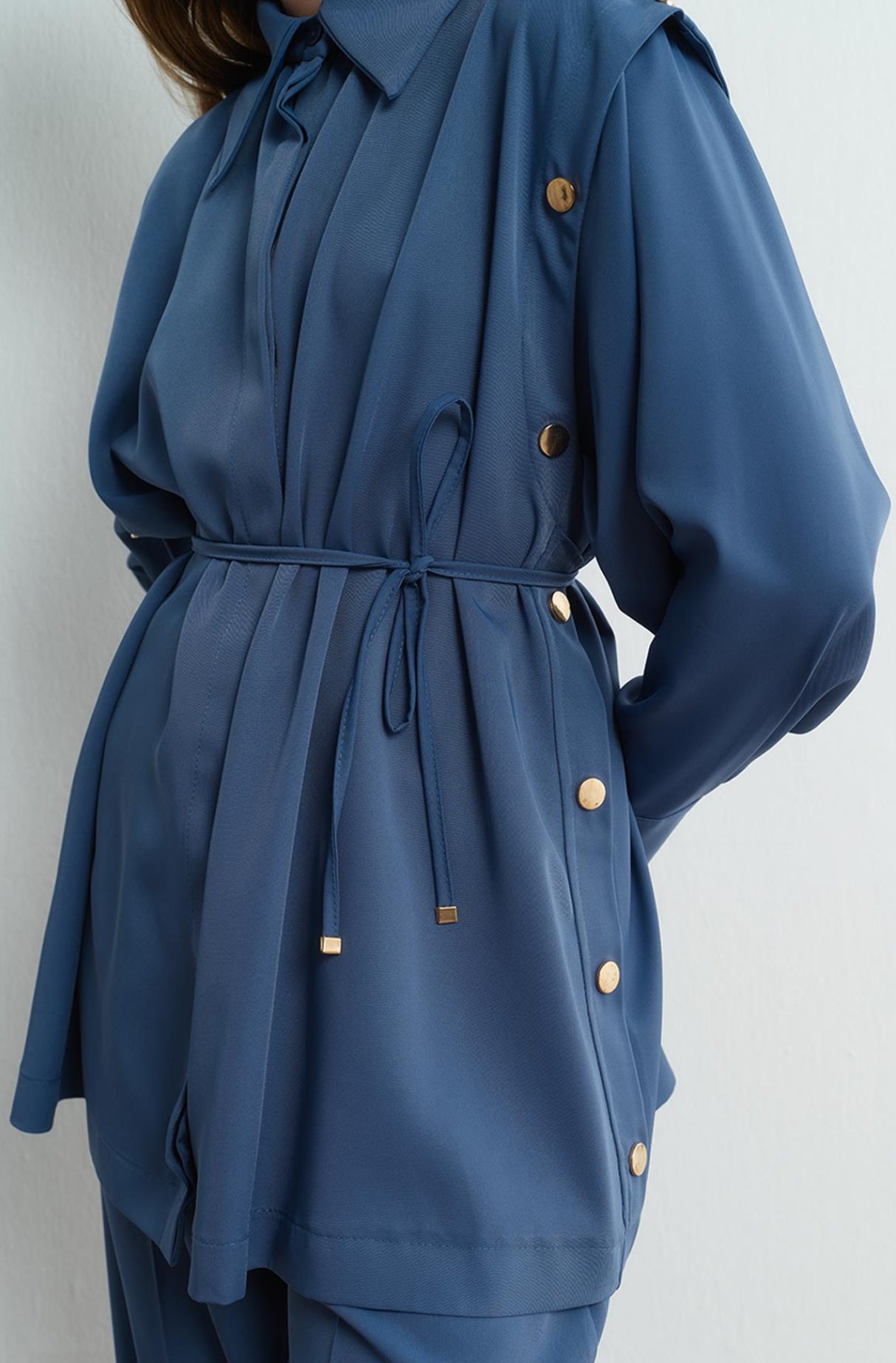 Elegant Royal Blue Co-Ord Set with Buttoned Vest and Belted Shirt طقم أنيق مكون من قطعتين باللون الرويال بلو مع فيست بأزرار وقميص بحزام اختياري