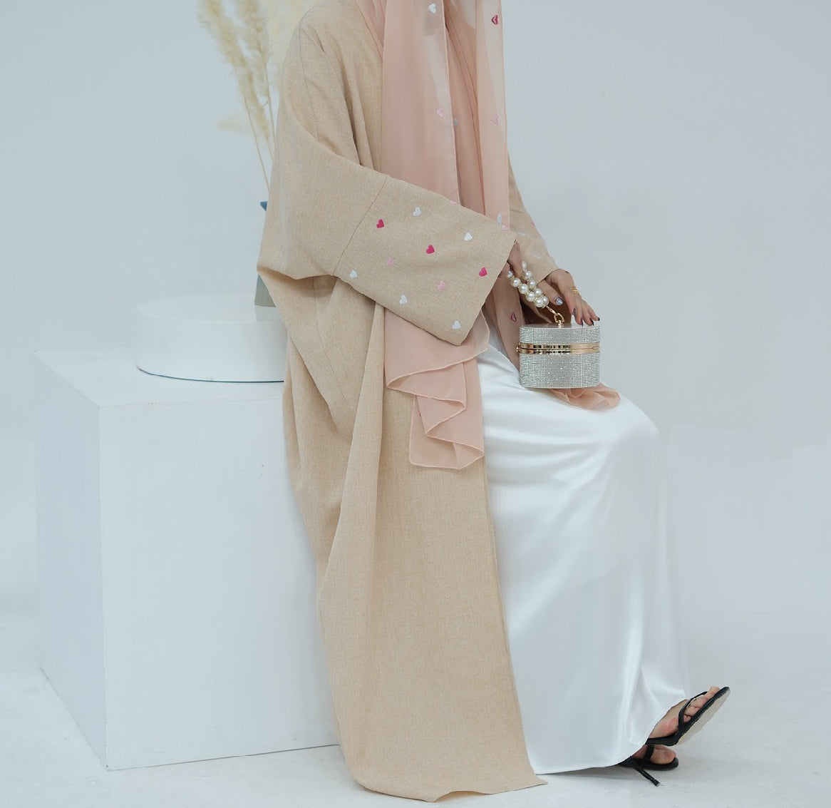 عباي ستايل فراشة مطرزة بالقلوب Butterfly-Style Abaya Embroidered with Hearts