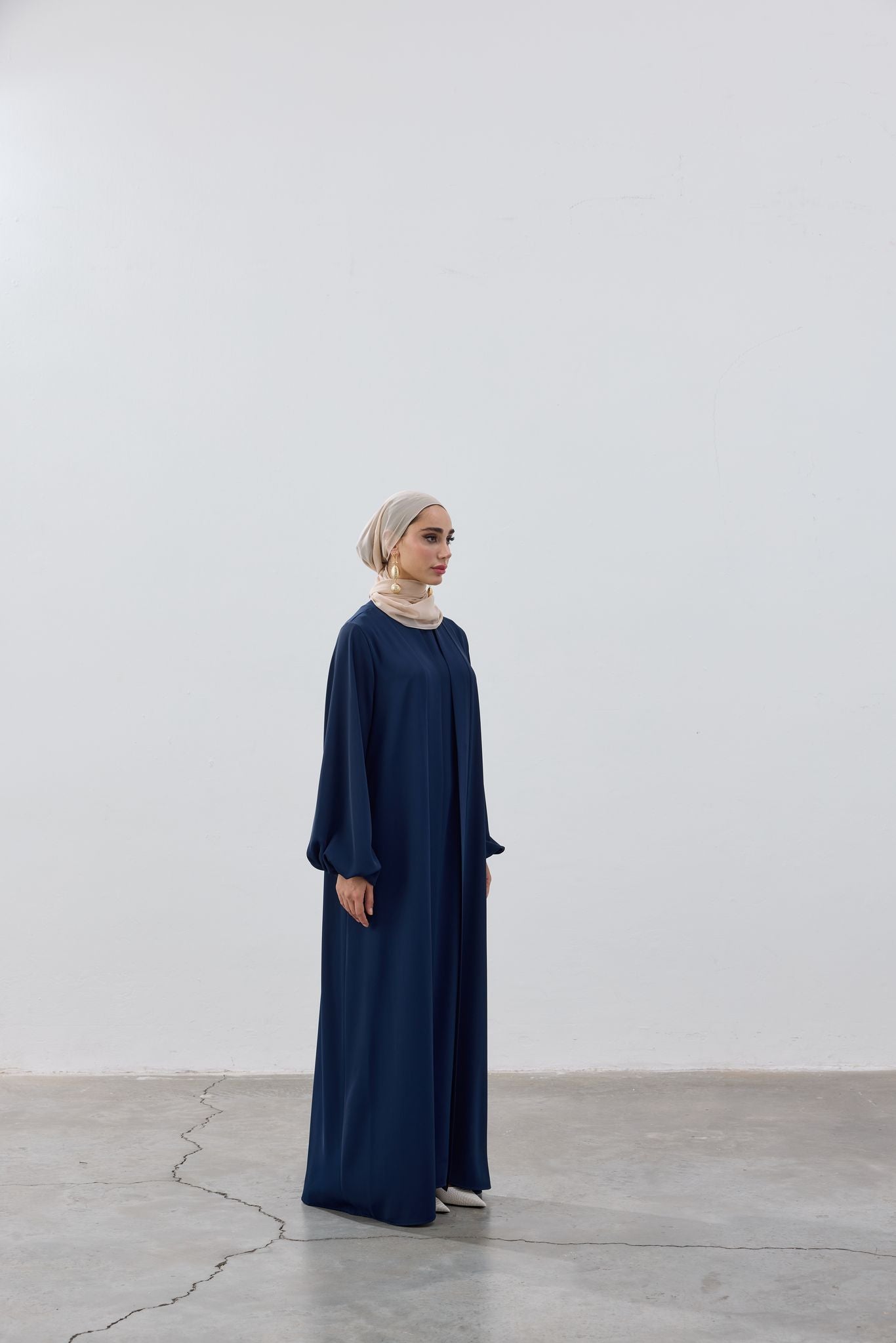 عباءة النقاء - The Purity Abaya
(3pcs)(3 ألوان Colours)