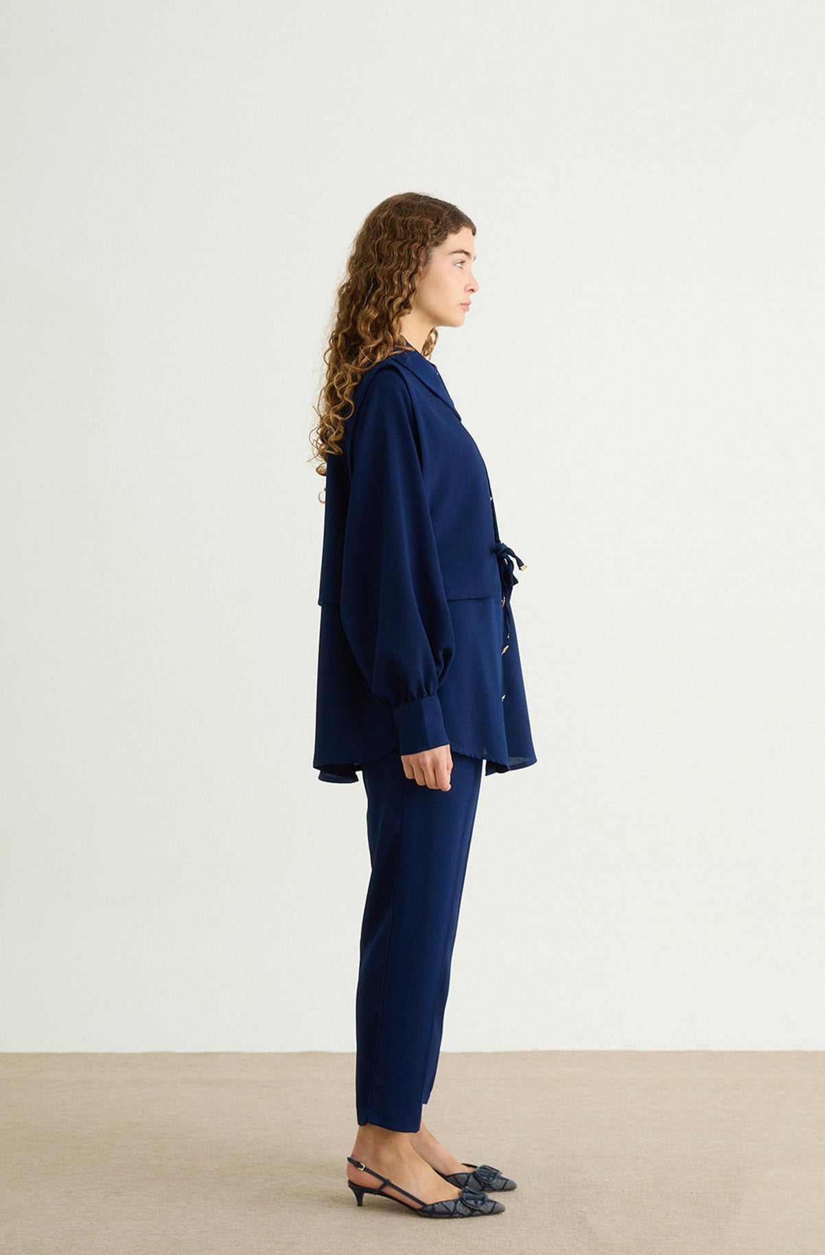 Elegant Navy Co-Ord Set with Vest and Button-Up Shirt طقم أنيق مكون من قطعتين بلون كحلي فاتح مع فيست وقميص بأزرار