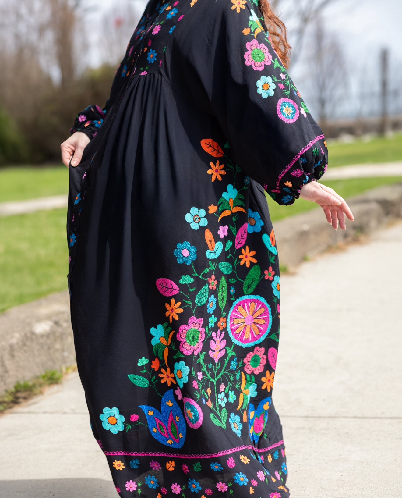 Blossoms in Black – زهور على السواد 💞 (2 colours)