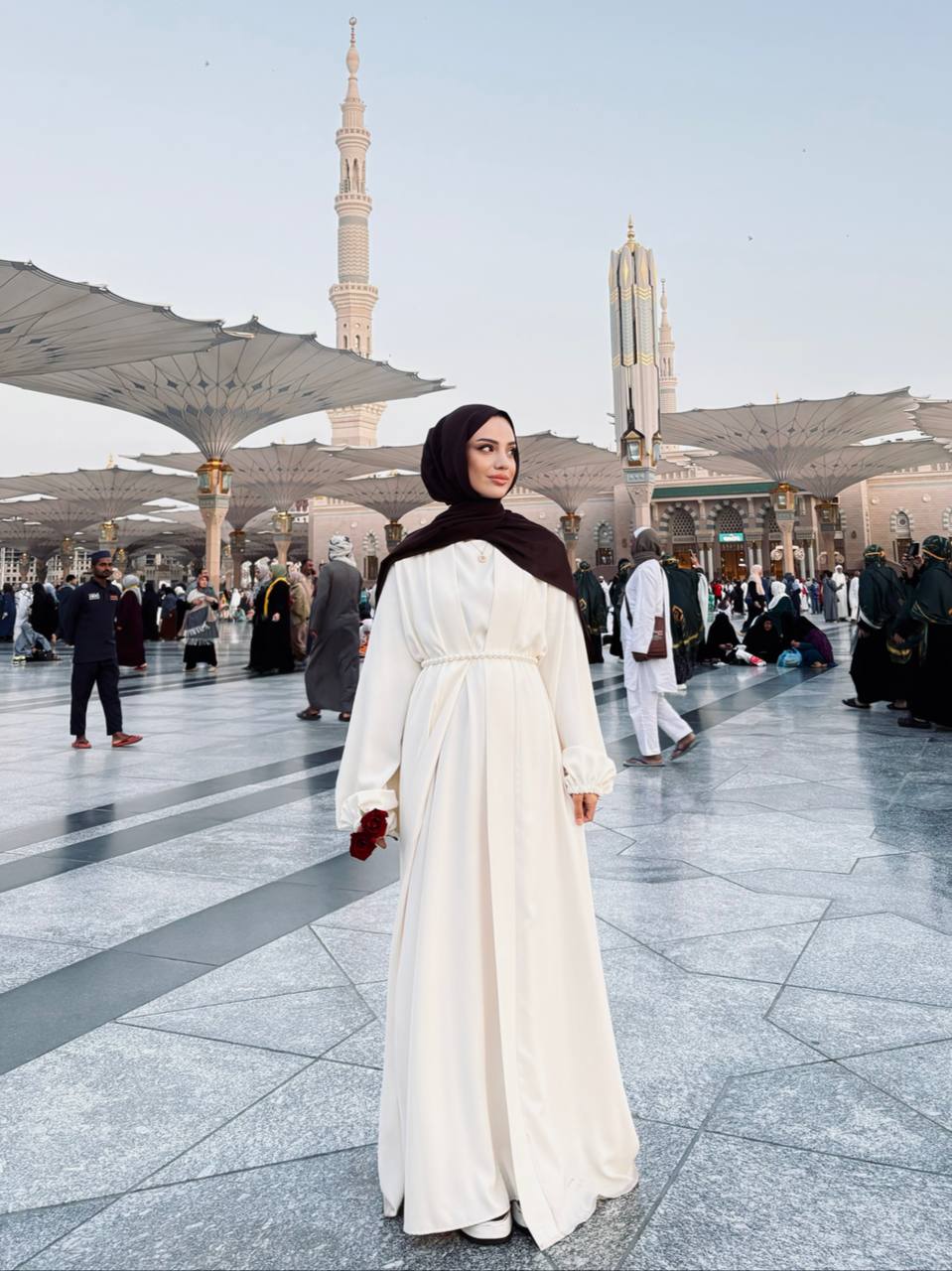 عباءة النقاء - The Purity Abaya
(3pcs)(3 ألوان Colours)