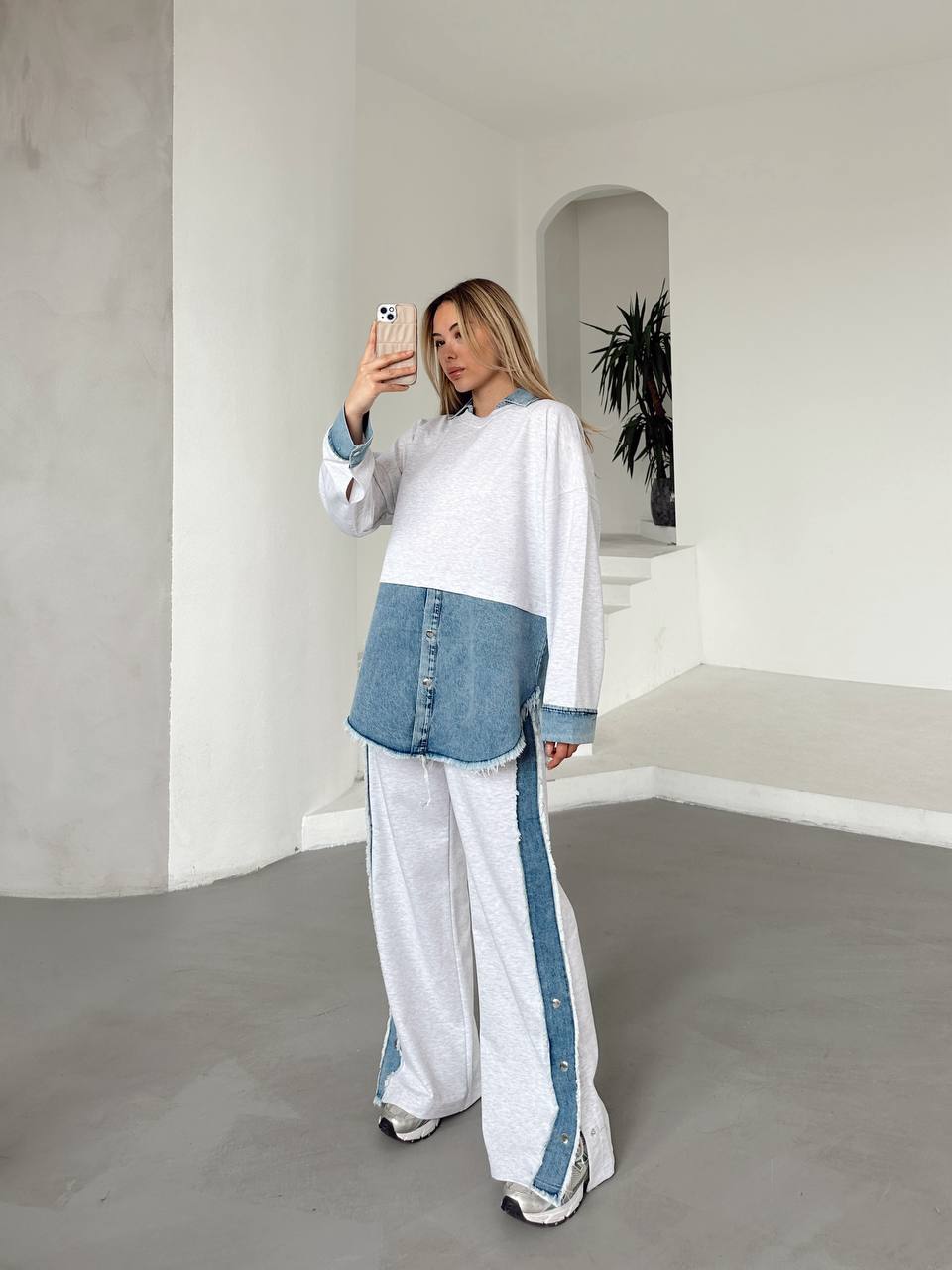 طقم كاجوال بدمج قطن ودنيم مع شريط جانبي وأزرار – Casual Cotton-Denim Set with Side Panel & Button Details (2 Colours)