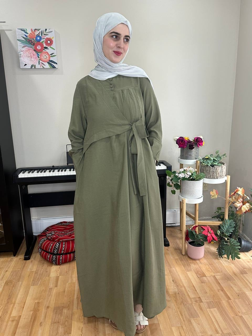 Tied Elegance – فستان بربطة جانبية أنيقة طويل شرعي
