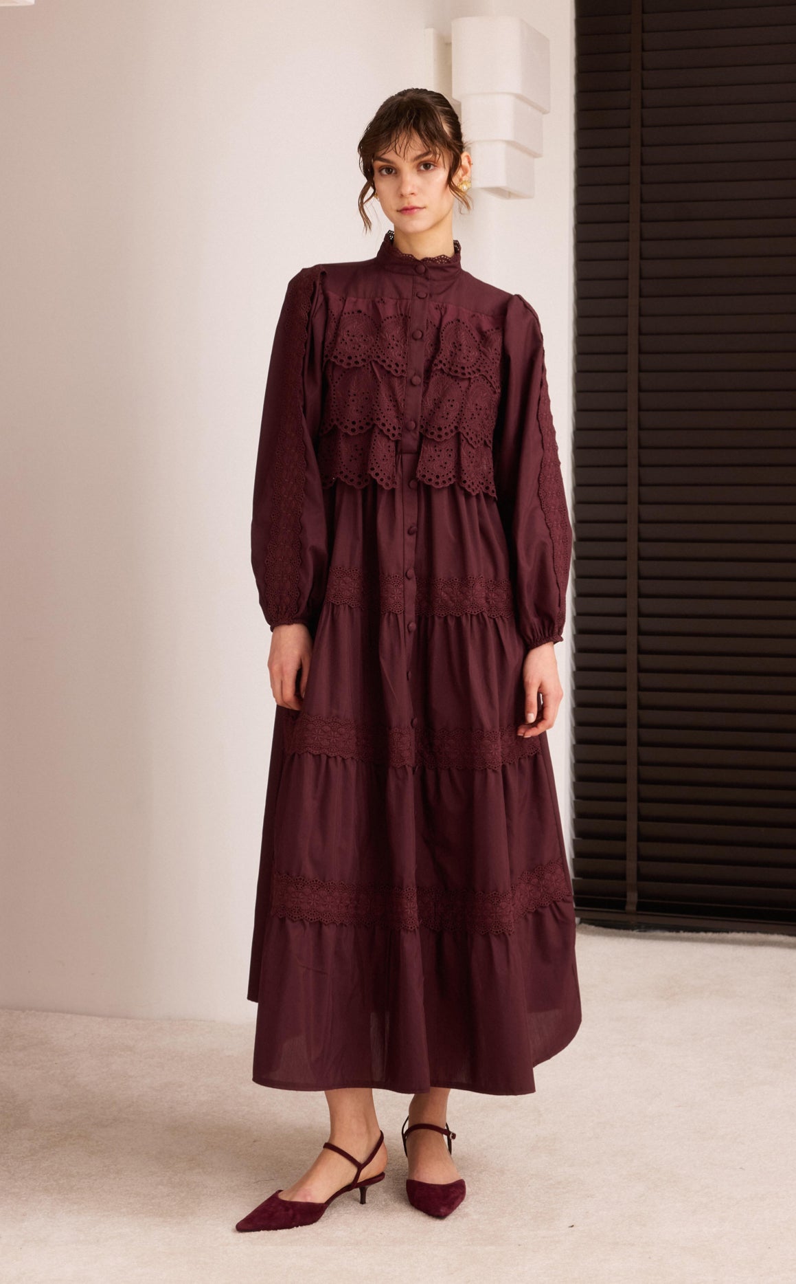 Classic Dentelle Dress 👗 فستان دانتيل كلاسيكي