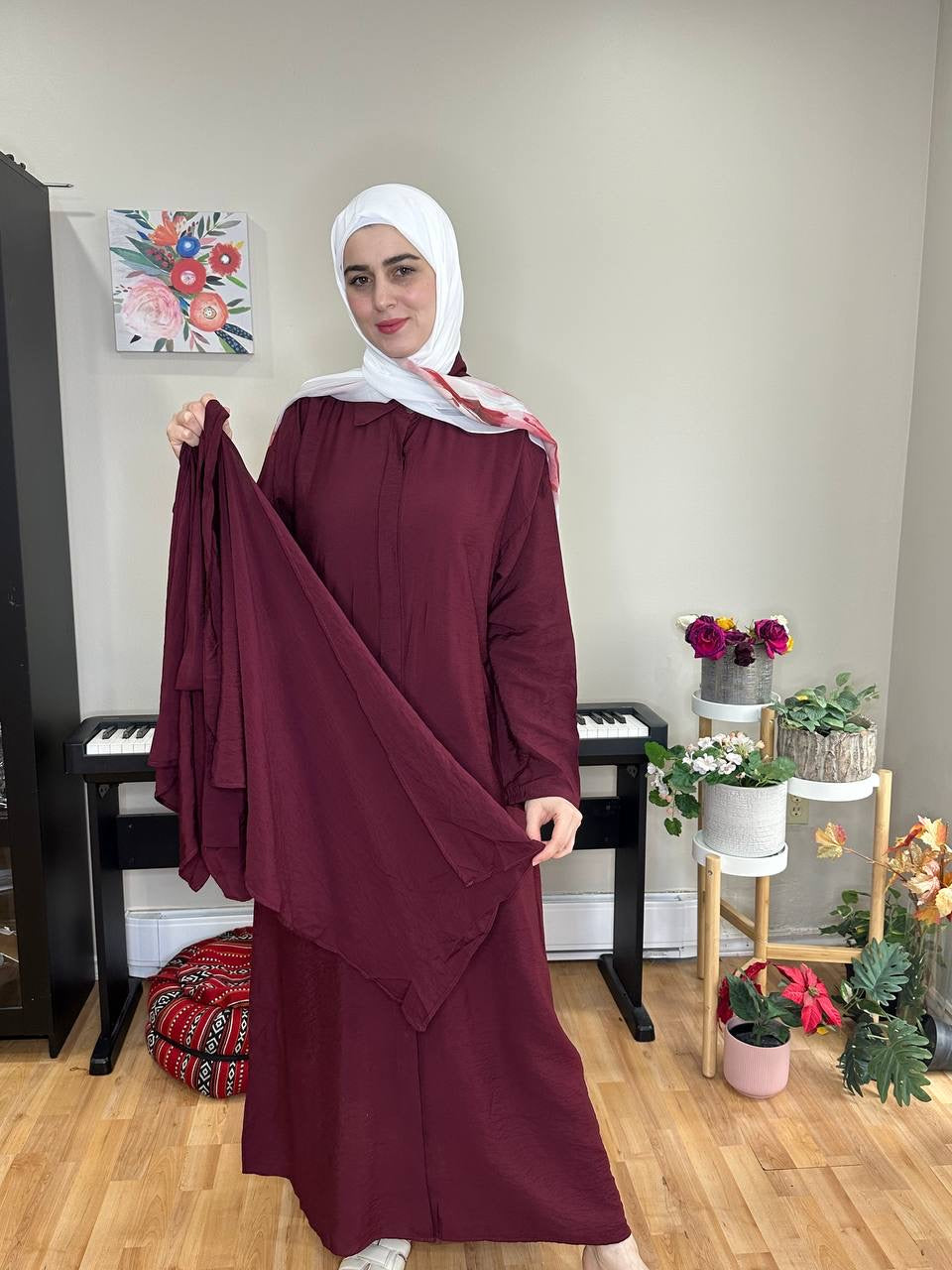 (2 colours)
Two-piece dress in premium Aerobin fabric. فستان قطعتين فخم بقماش إيروبين أنيق