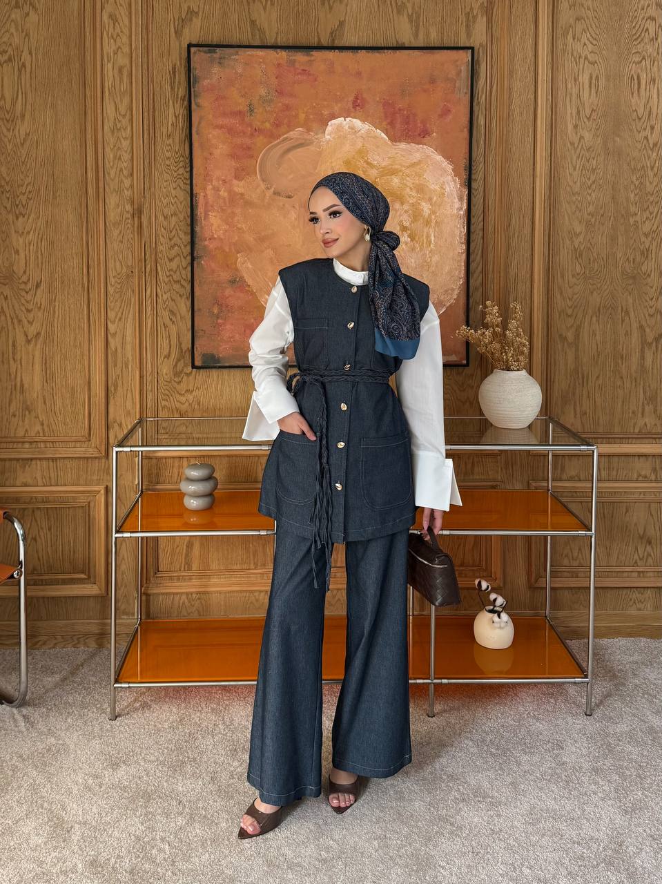 The Signature Denim Set with a Braided Belt | طقم الجينز المميز مع حزام جدولة