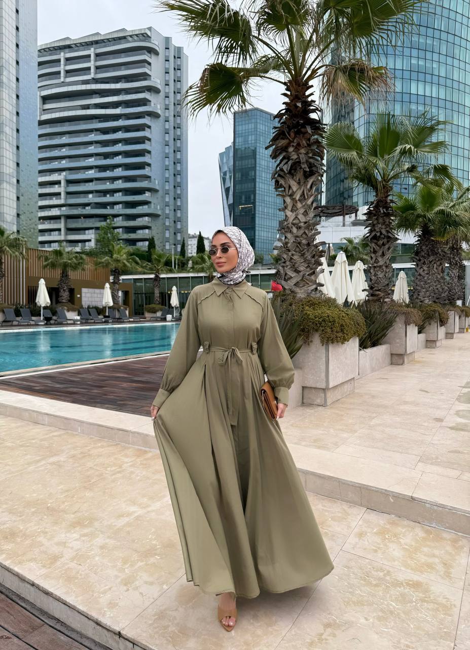 فستان خرااافي 🥺🫰 مبطن ✨ مقاساته ضيقة من عند الصدر / وكلوش من الاخر.