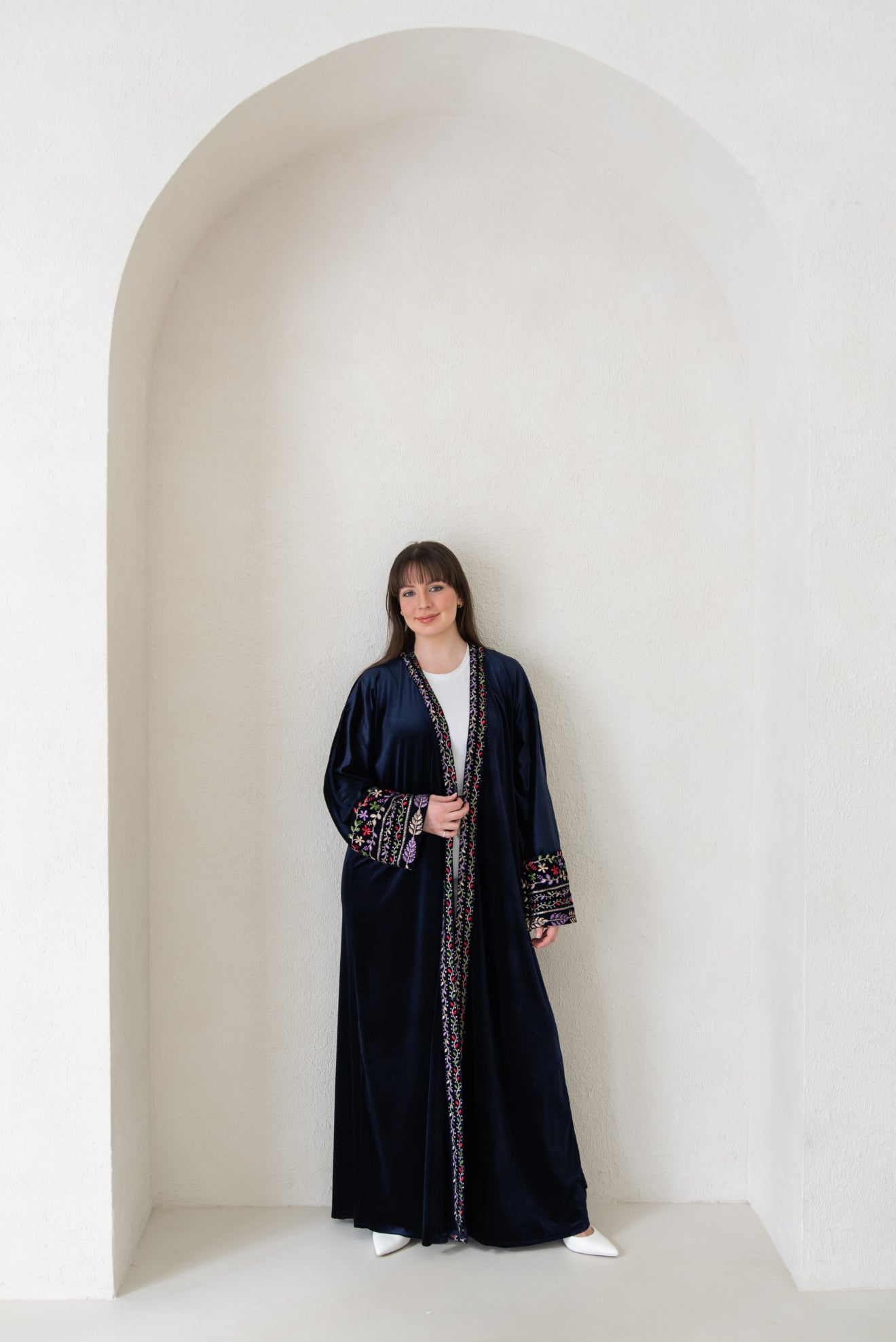 عباءة المخمل المزهر | The Velvet Blossom Abaya 🌿✨