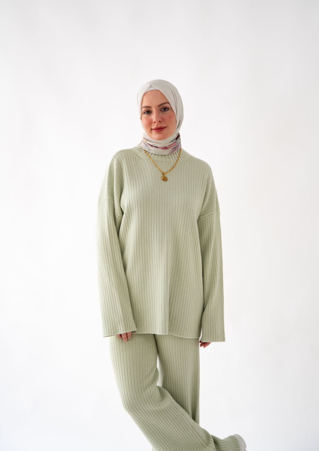 Refined Comfort Knitwear Set (Farah’s Collection) طقم كروشيه براحة وأناقة (مجموعة فرح)