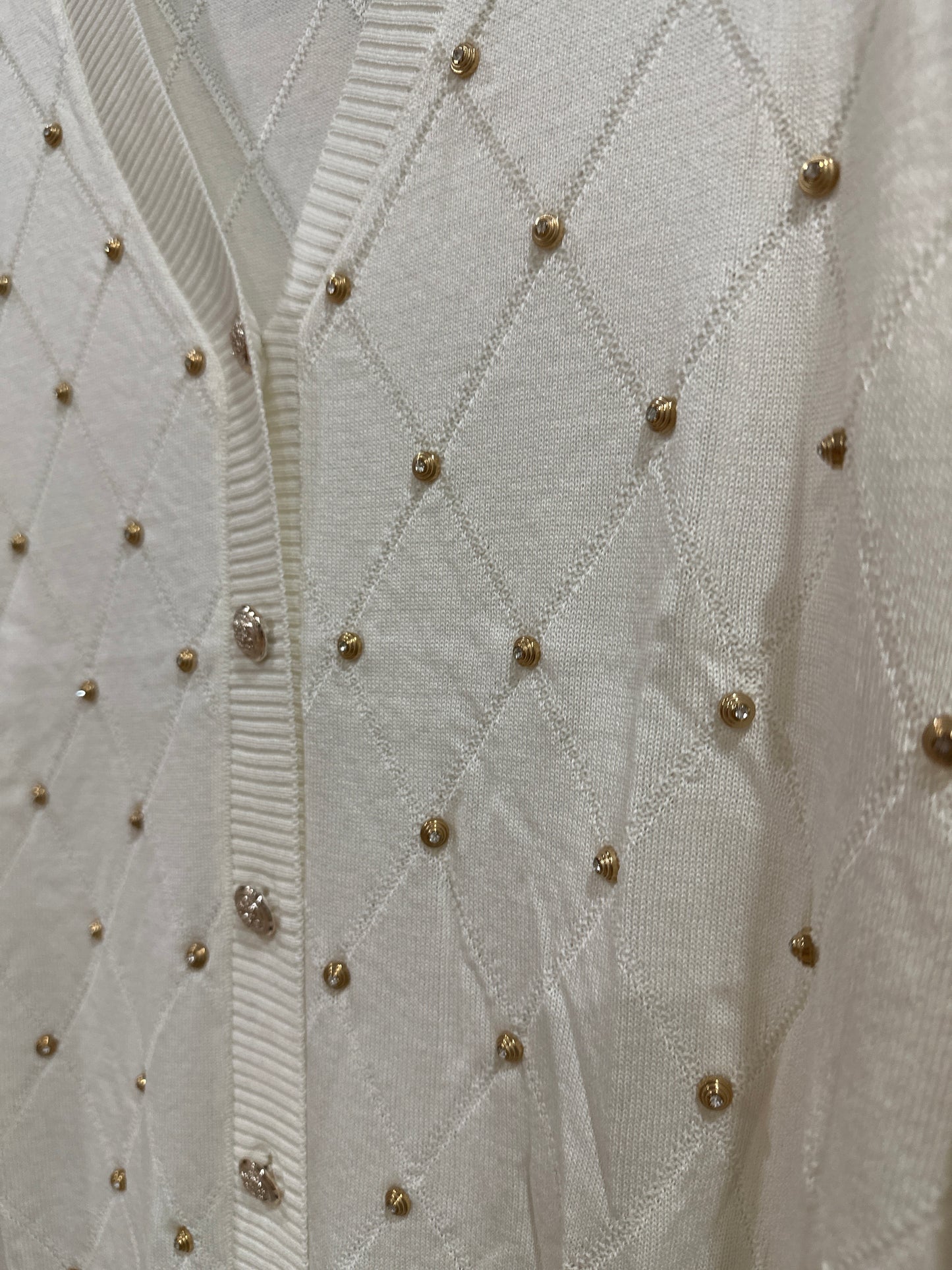 Elegant cardigan with a refined touch