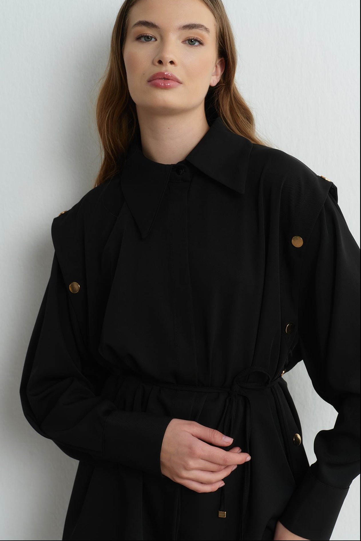 Elegant Black Co-Ord Set with Buttoned Vest and Belted Shirt طقم أنيق مكون من قطعتين باللون الأسود مع فيست بأزرار وقميص بحزام اختياري