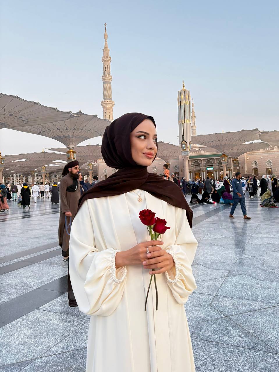 عباءة النقاء - The Purity Abaya
(3pcs)(3 ألوان Colours)