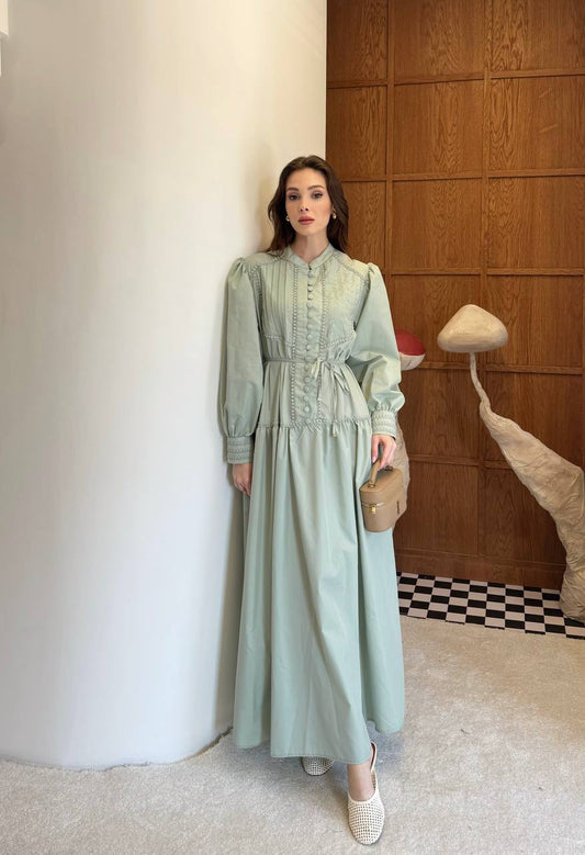 The Queen’s Quarters Dress فستان عرين الملكة