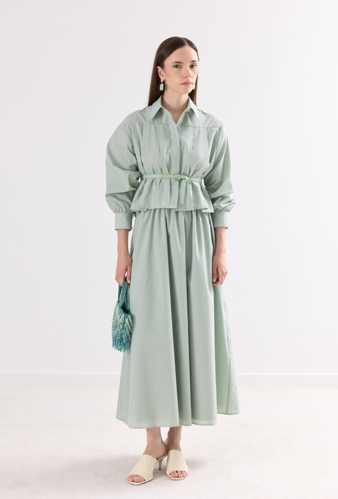 طقم تنورة ميدي مع قميص بياقة كلاسيكية – Midi Skirt & Classic Collar Shirt Set + Belt