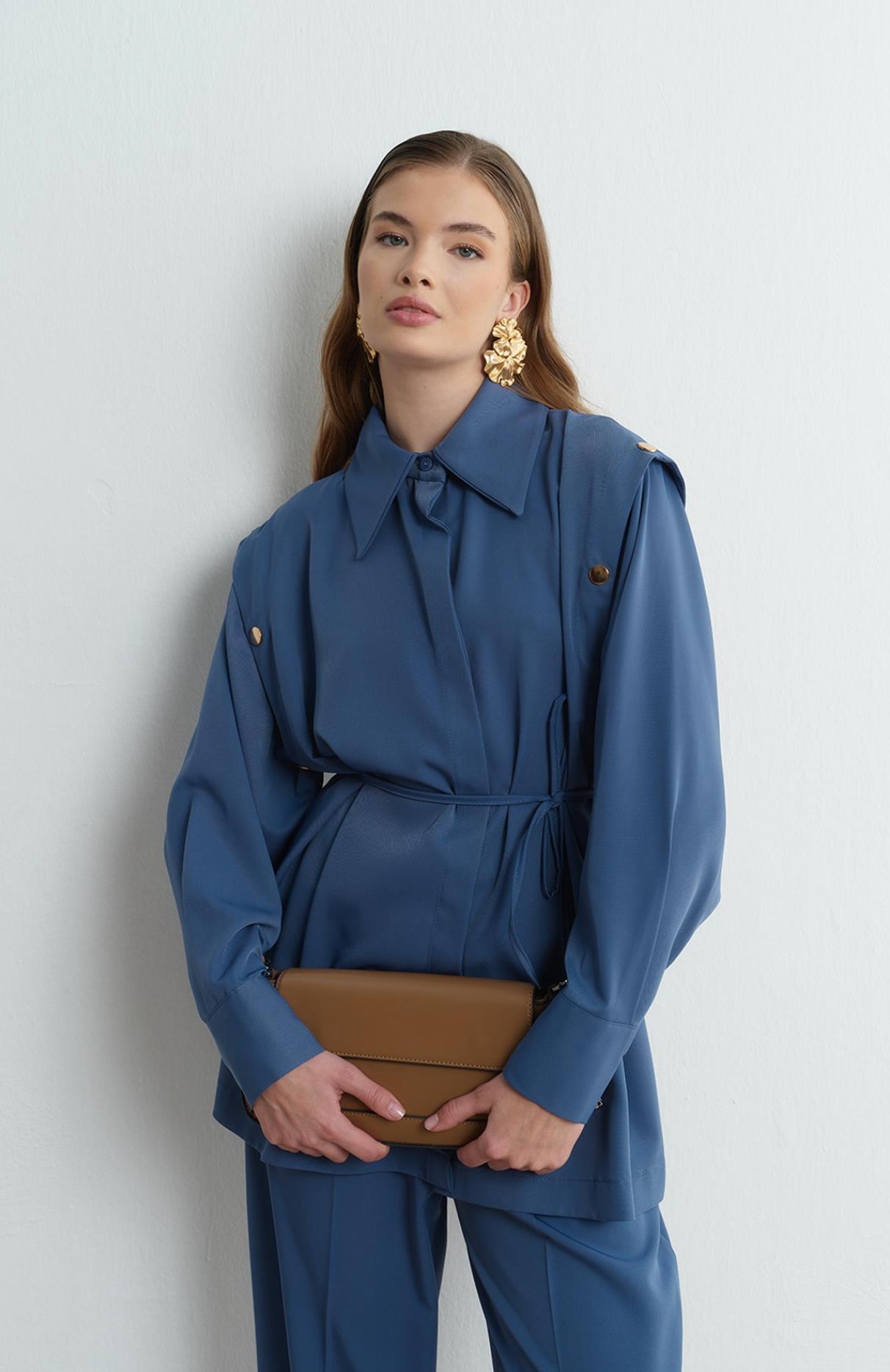 Elegant Royal Blue Co-Ord Set with Buttoned Vest and Belted Shirt طقم أنيق مكون من قطعتين باللون الرويال بلو مع فيست بأزرار وقميص بحزام اختياري