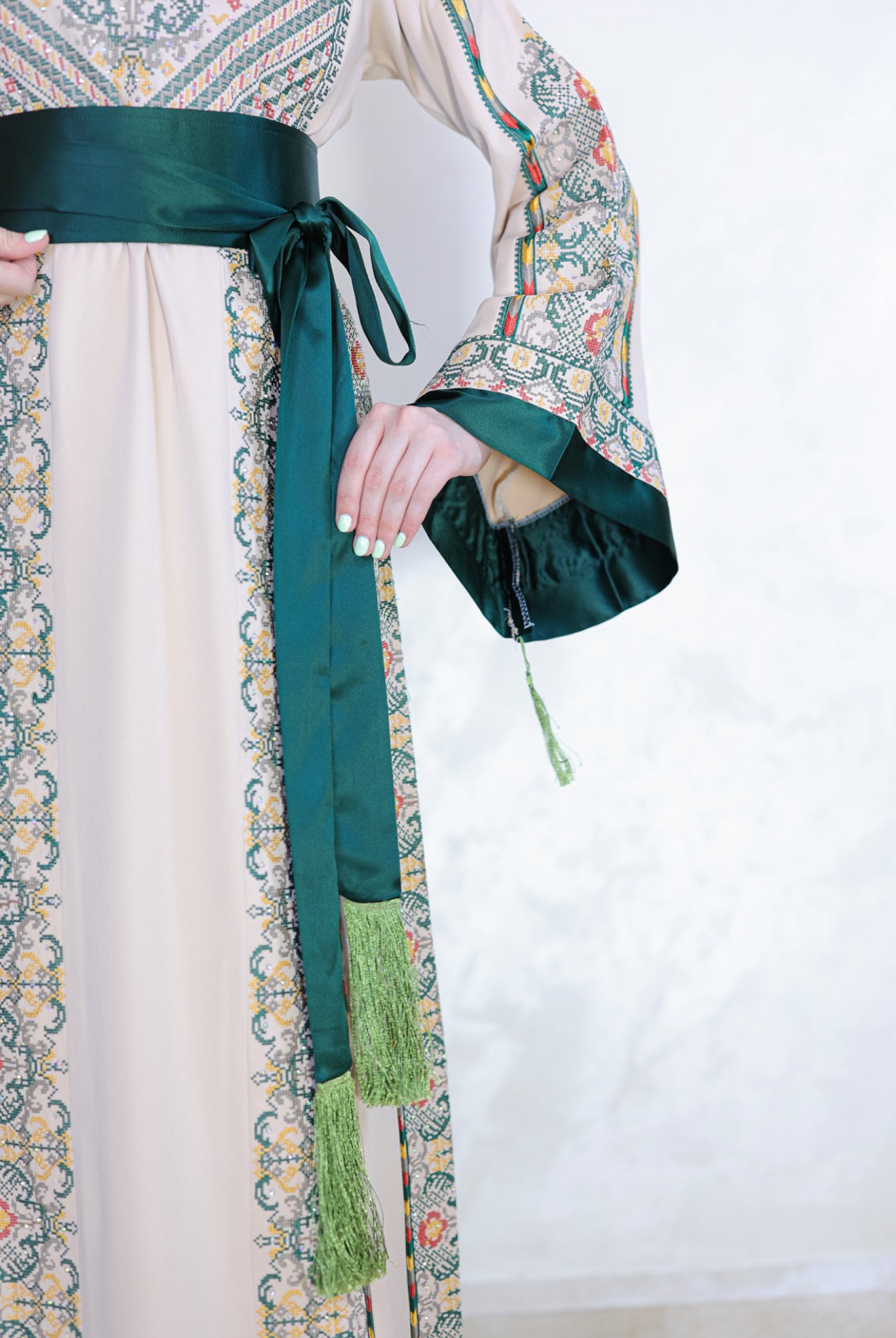 ثوب غُصن الزيتون -Thobe Ghusn AlZaytoun