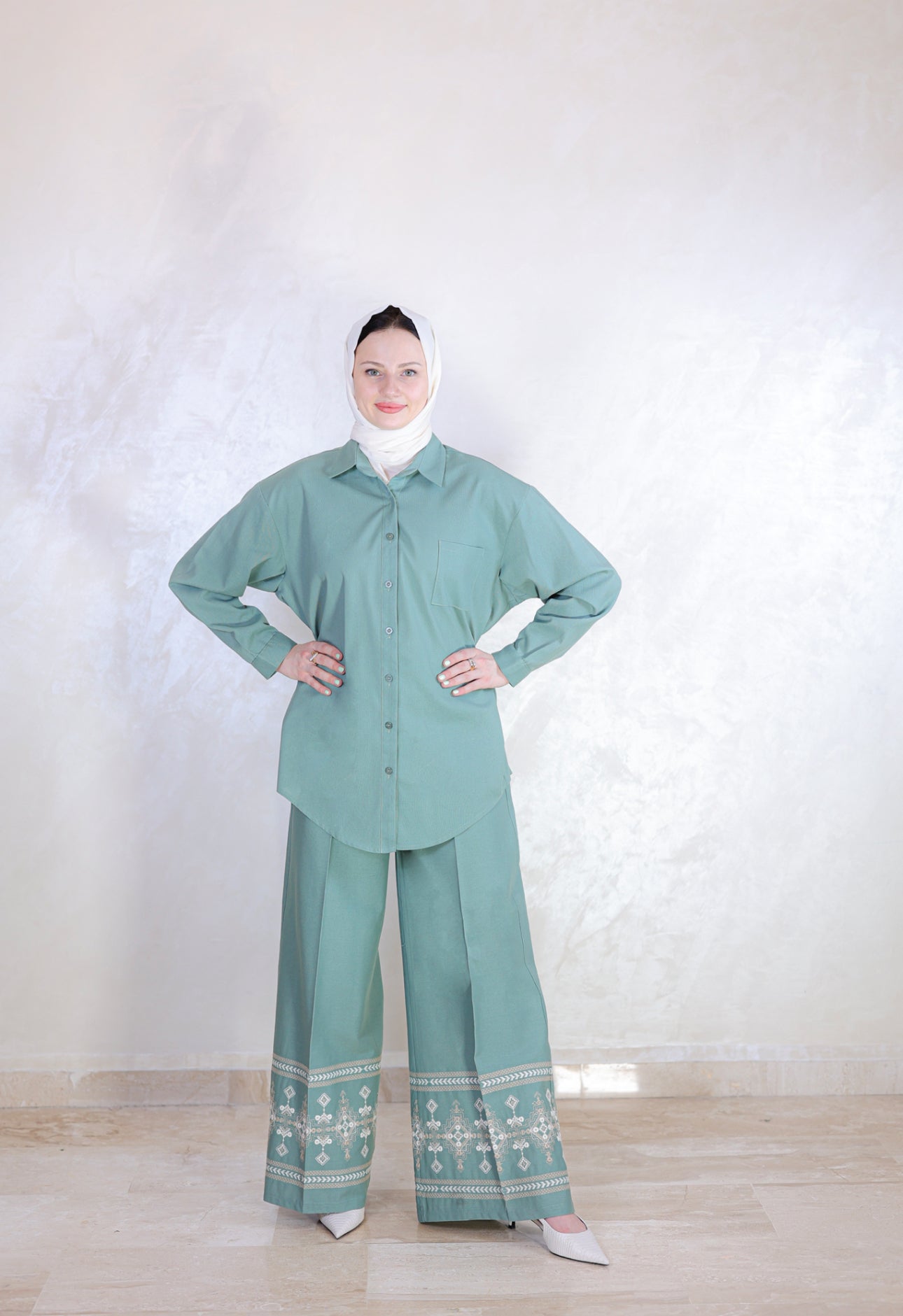 Two-Piece Embroidered Linen Outfit – Autumn طقم قطعتين مطرز (2 COLOURS)