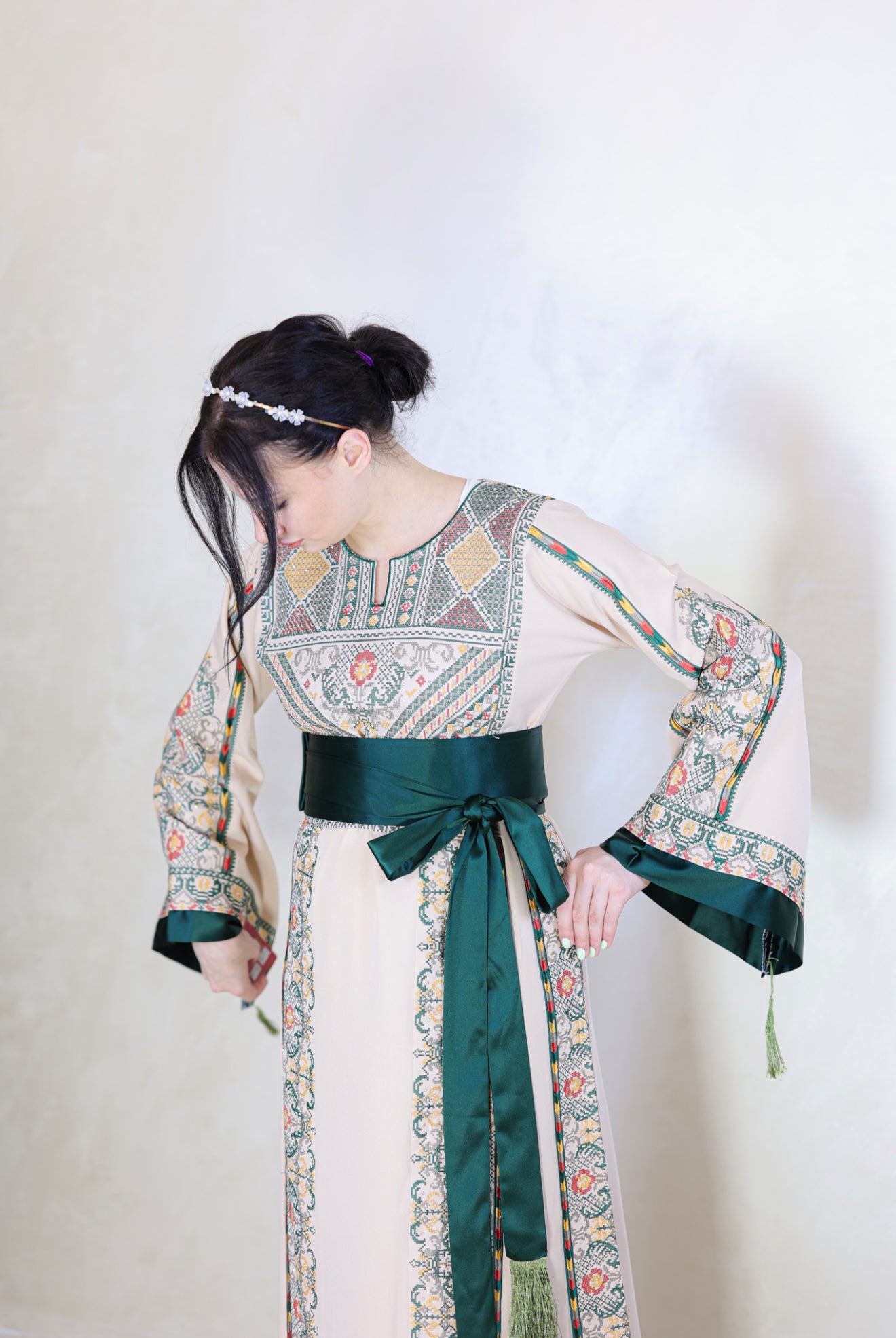 ثوب غُصن الزيتون -Thobe Ghusn AlZaytoun