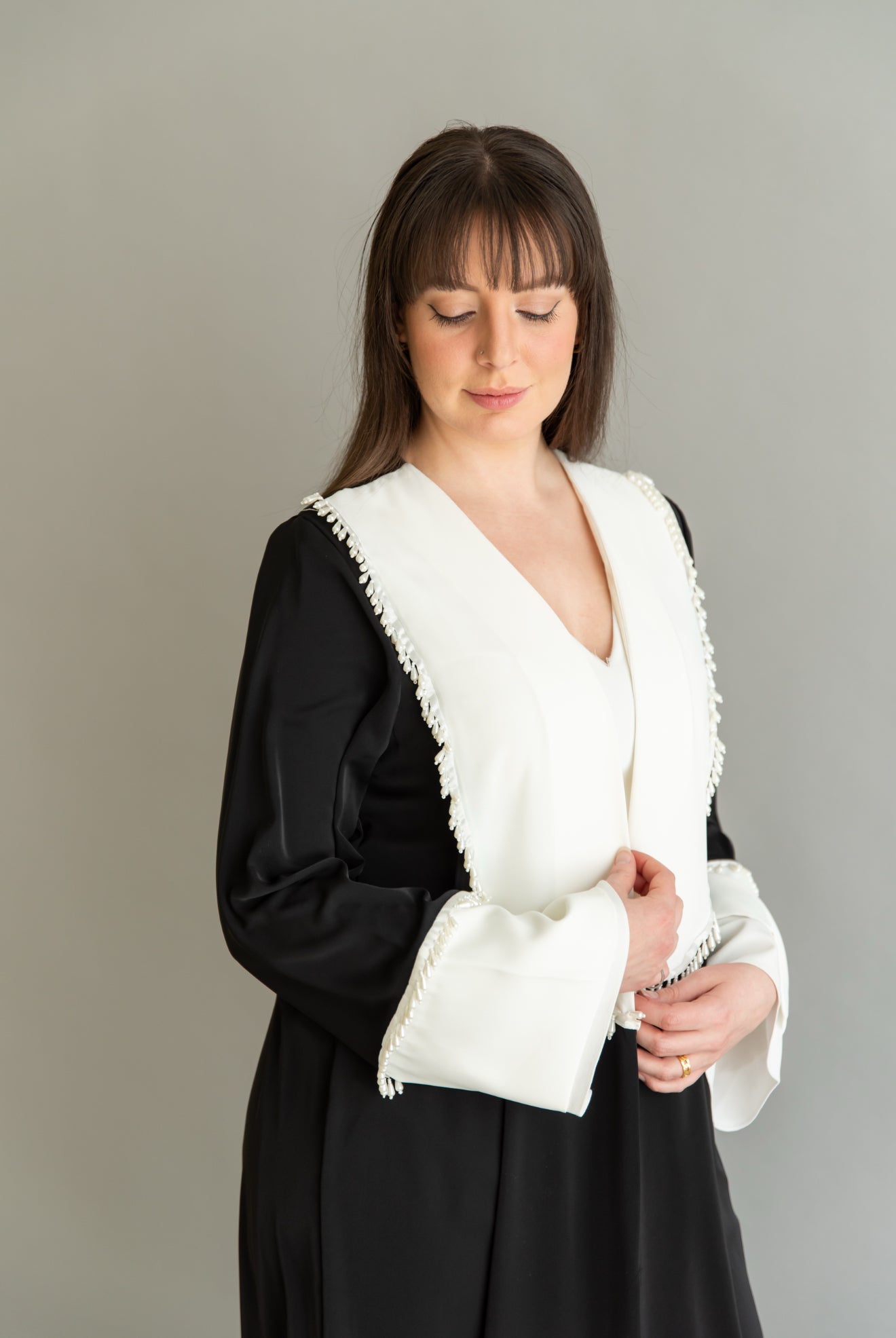 عباءة اللؤلؤ الأسود - The Black Pearl Abaya
