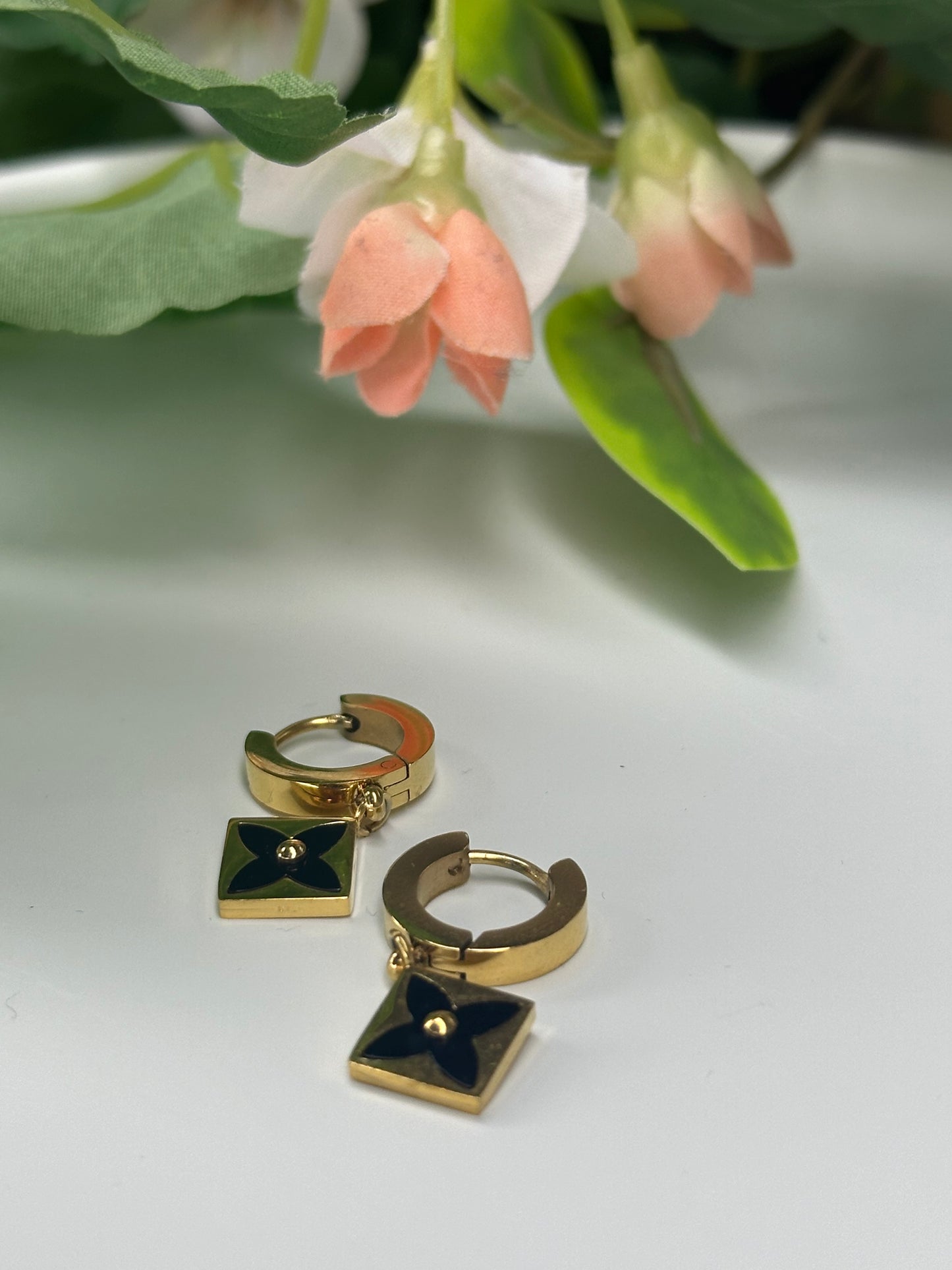 Flowered black & golden earrings