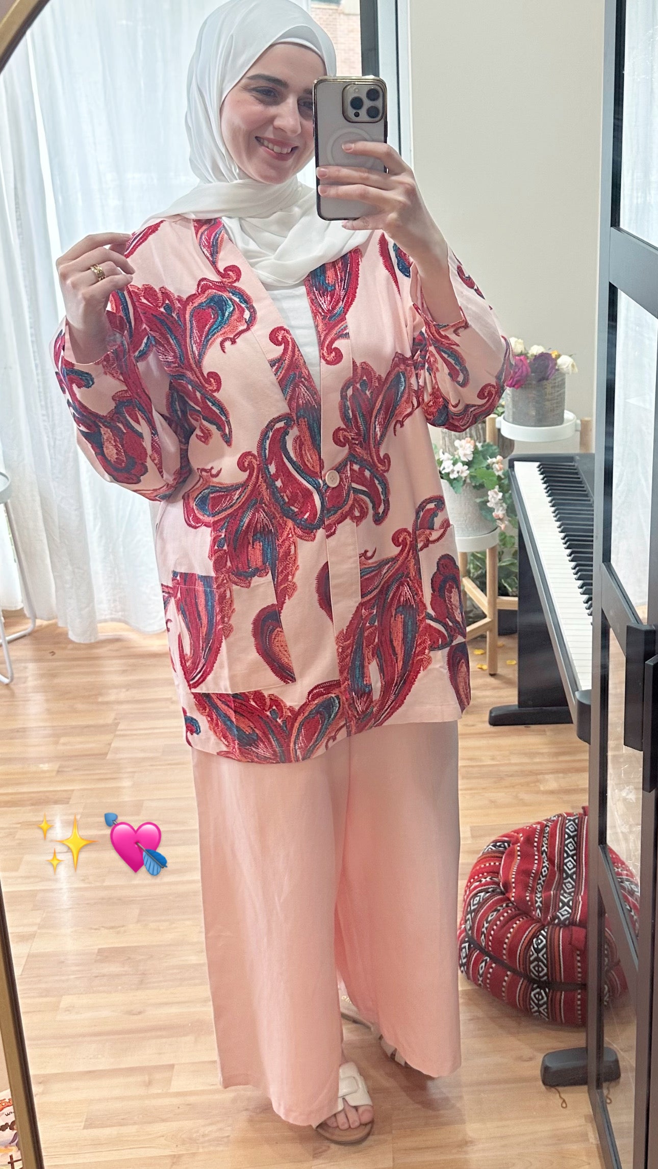 Floral Breeze - نسمة الزهور

A Two-Piece Kimono Set Full of Life - طقم كيمونو قطعتين كله حياة! (oversized)