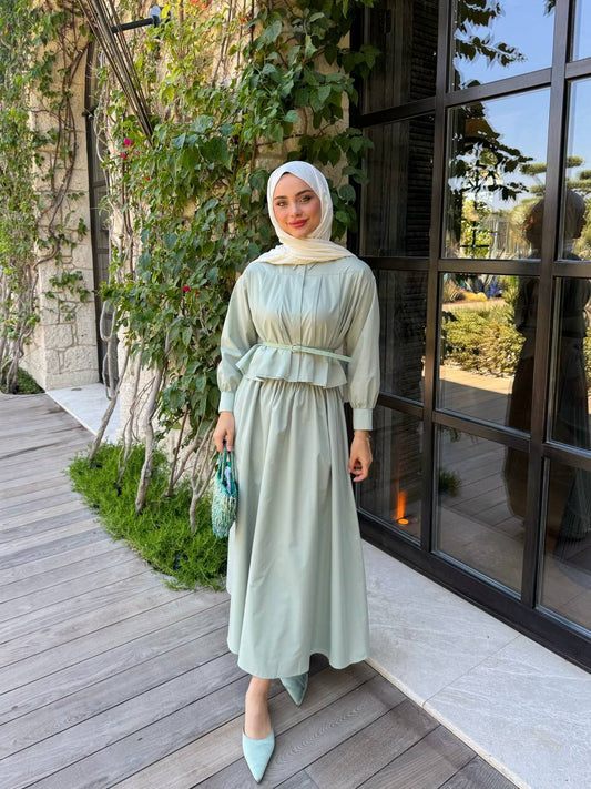 طقم تنورة ميدي مع قميص بياقة كلاسيكية – Midi Skirt & Classic Collar Shirt Set + Belt