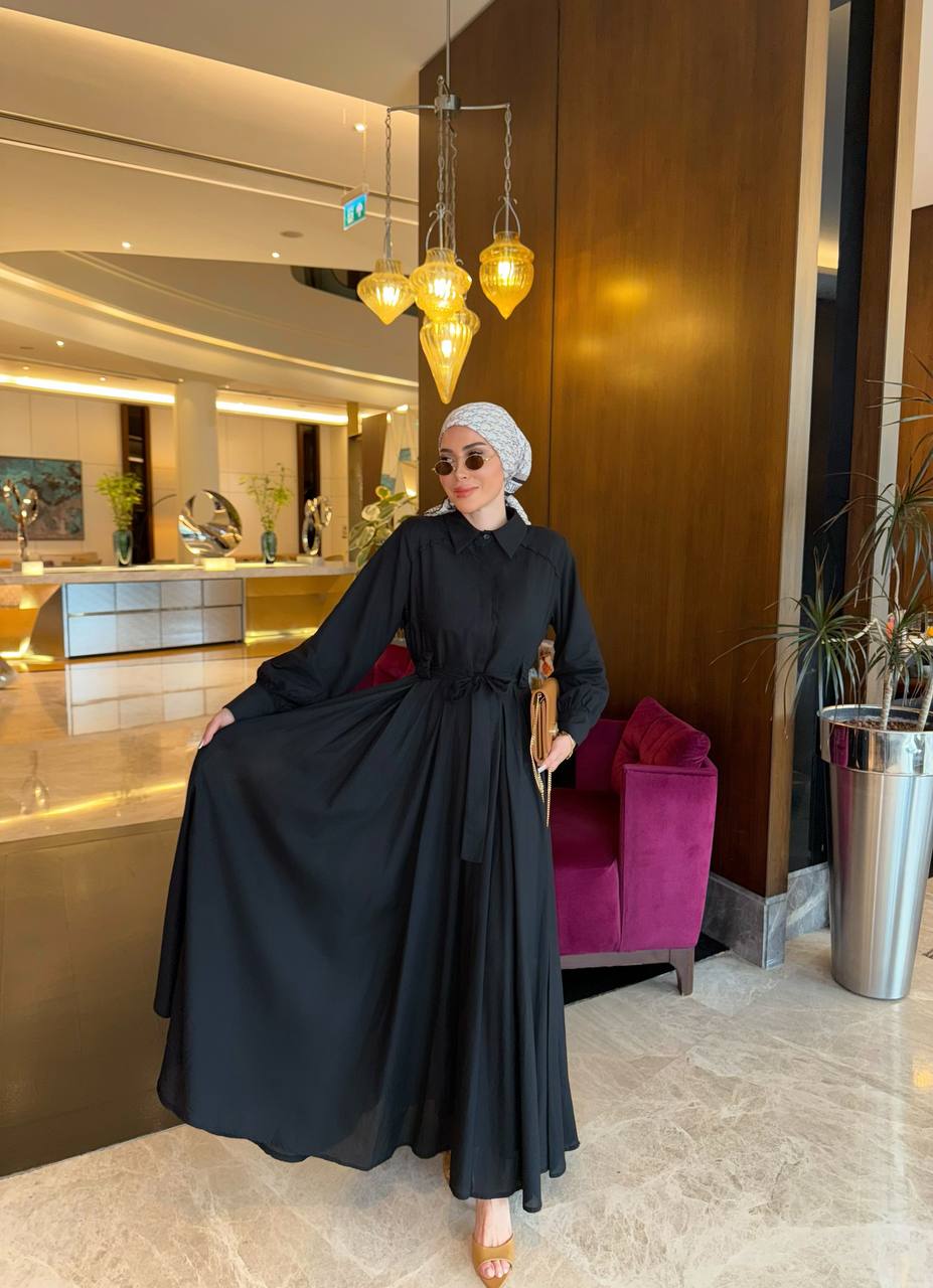 فستان خرااافي 🥺🫰 مبطن ✨ مقاساته ضيقة من عند الصدر / وكلوش من الاخر.