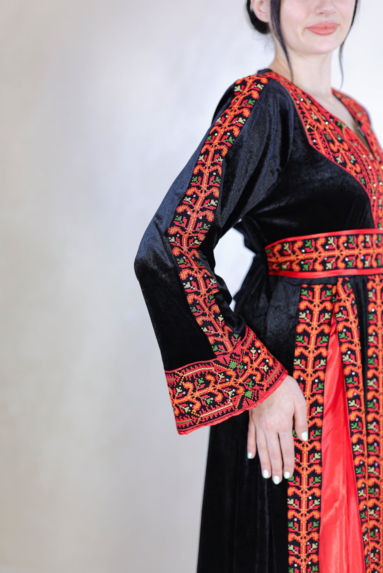 ثوب خيوط ألارض-Thobe Threads of the Earth