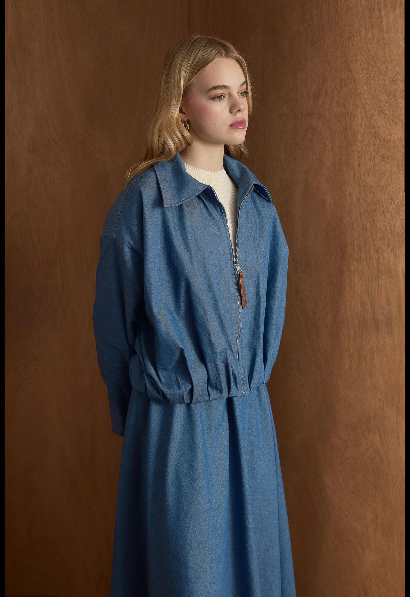 طقم جينز عصري مكوّن من ٣ قطع (تنّورة، جاكيت، وحزام) – Modern Denim Set (Skirt, Jacket & Belt) Padded