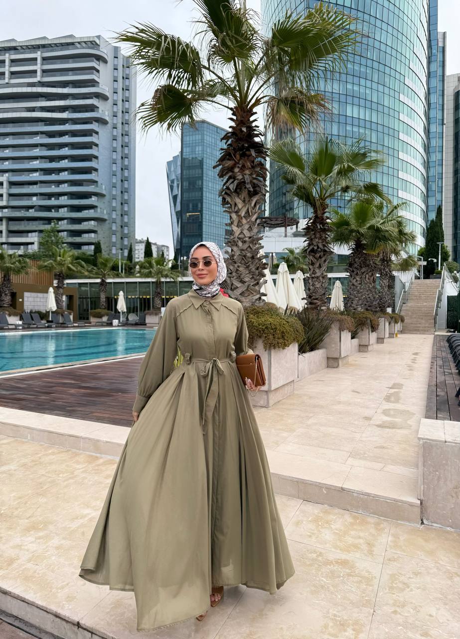 فستان خرااافي 🥺🫰 مبطن ✨ مقاساته ضيقة من عند الصدر / وكلوش من الاخر.