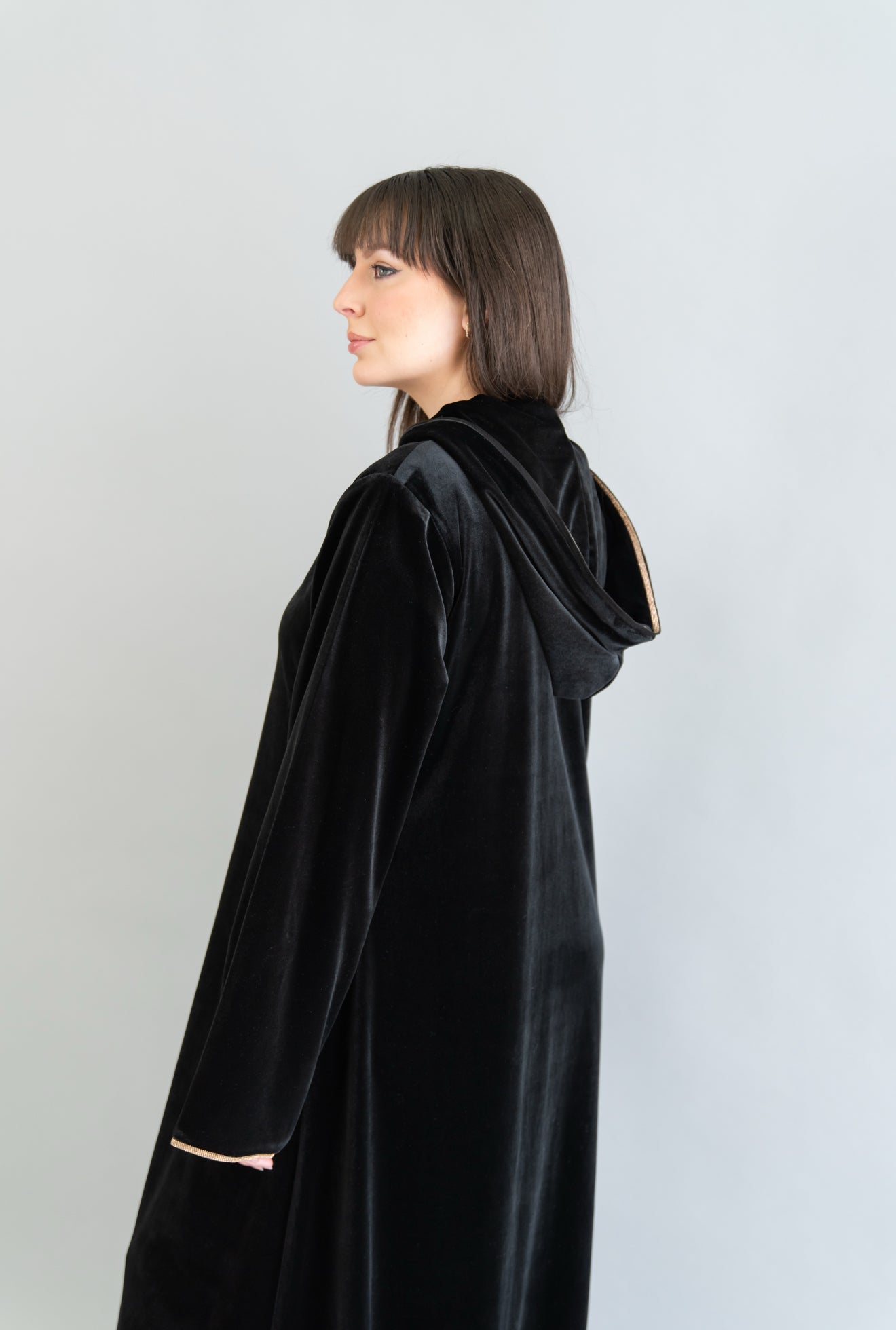 عباءة المخمل الملكي | The Royal Velvet Abaya