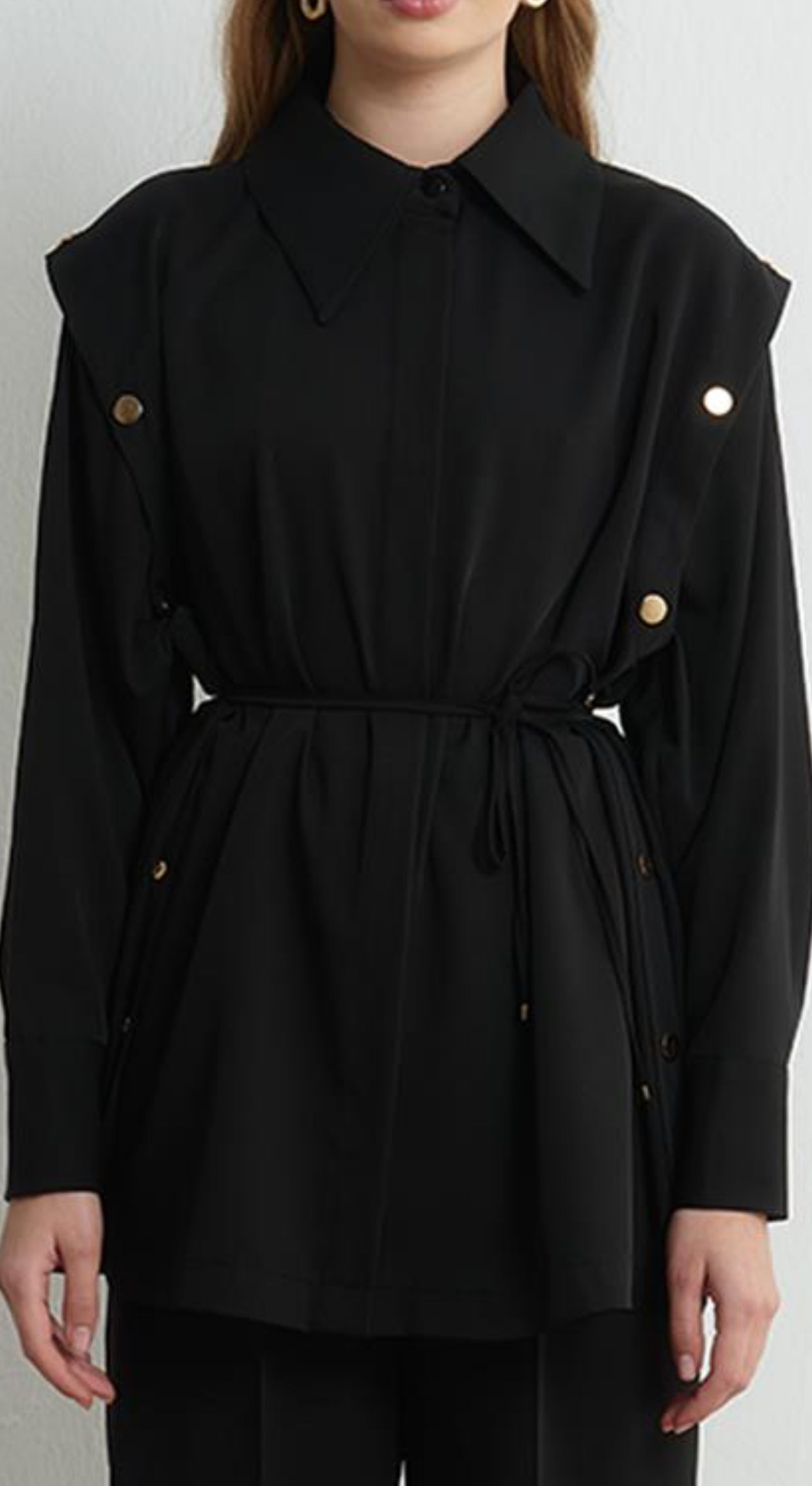 Elegant Black Co-Ord Set with Buttoned Vest and Belted Shirt طقم أنيق مكون من قطعتين باللون الأسود مع فيست بأزرار وقميص بحزام اختياري