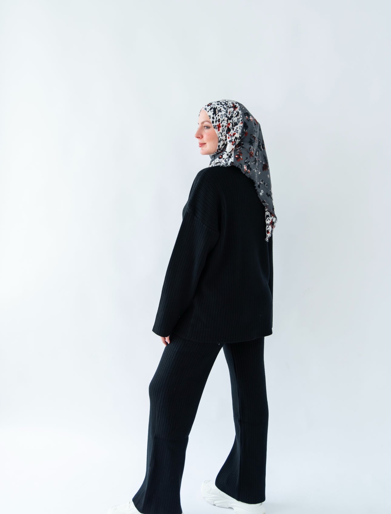 Refined Comfort Knitwear Set  طقم فرحا كروشيه براحة وأناقة