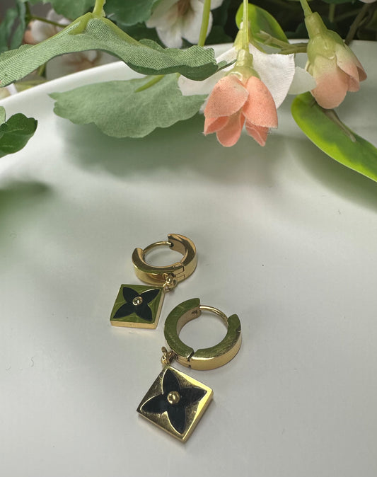 Flowered black & golden earrings