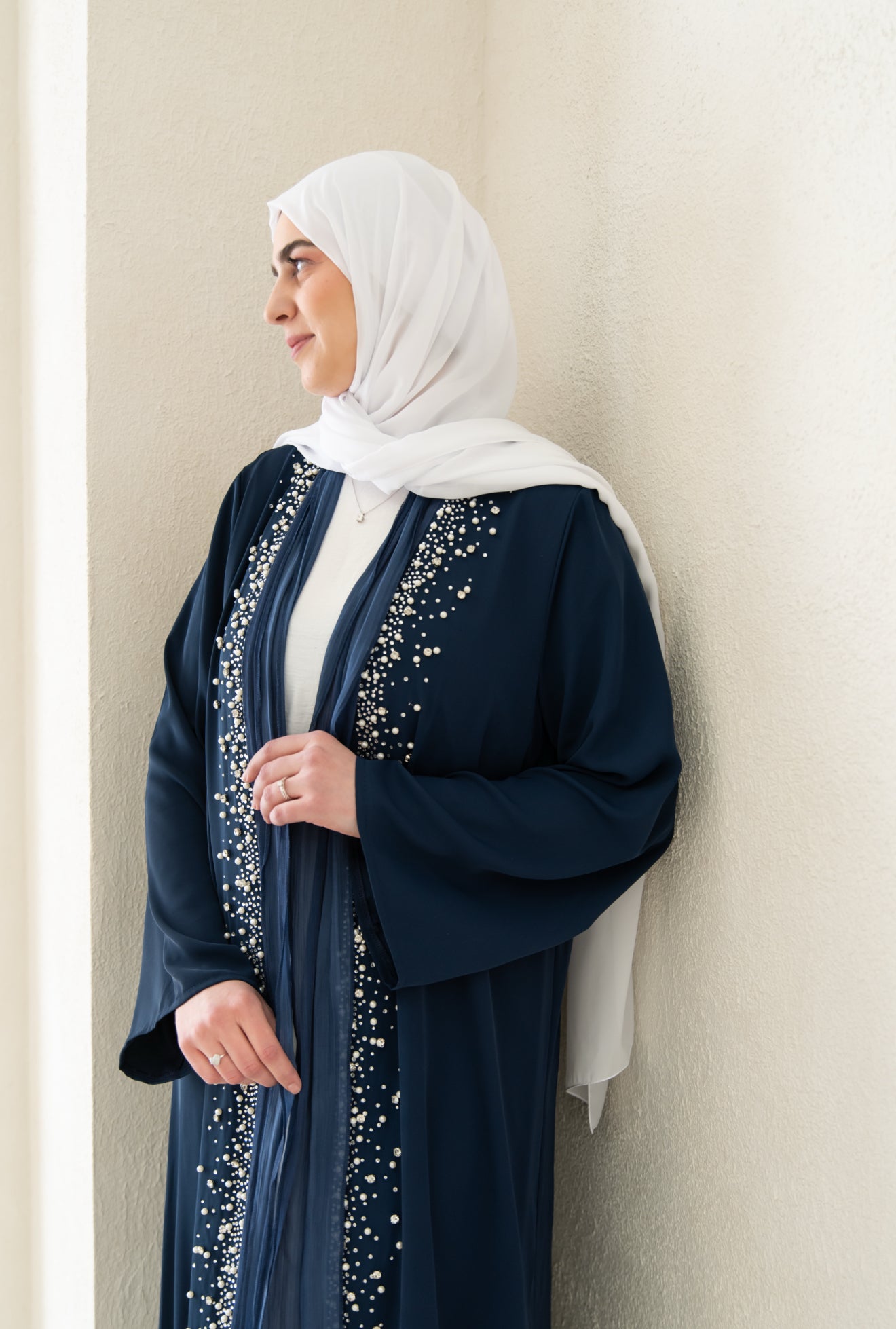 عباءة لآلئ الليل | The Midnight Pearls Abaya (تم التكرار)