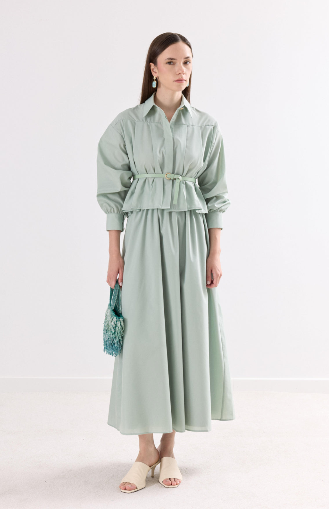 طقم تنورة ميدي مع قميص بياقة كلاسيكية – Midi Skirt & Classic Collar Shirt Set + Belt